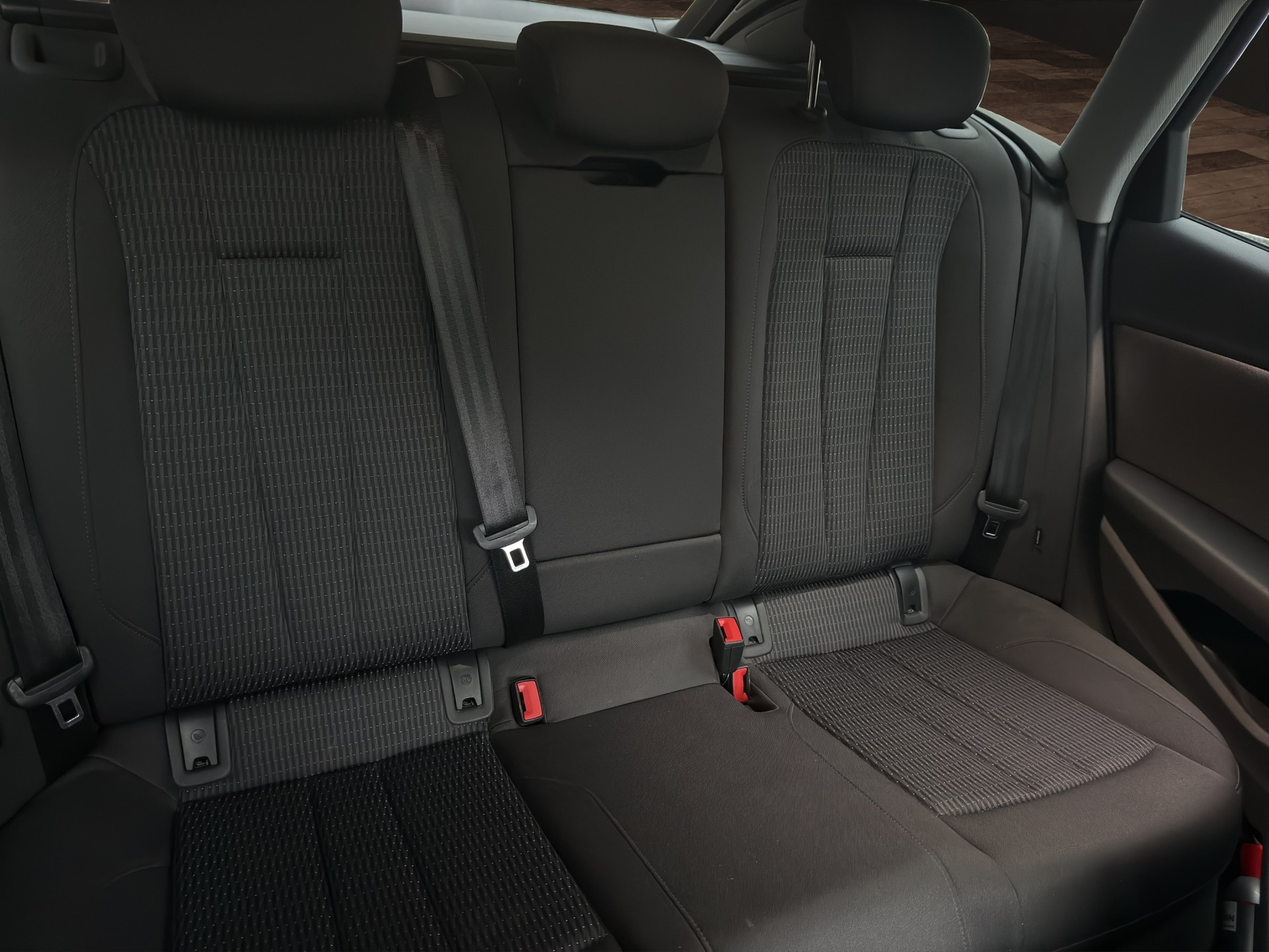AUDI A4 Avant 40 TDI Sport quattro S-tronic-image-13
