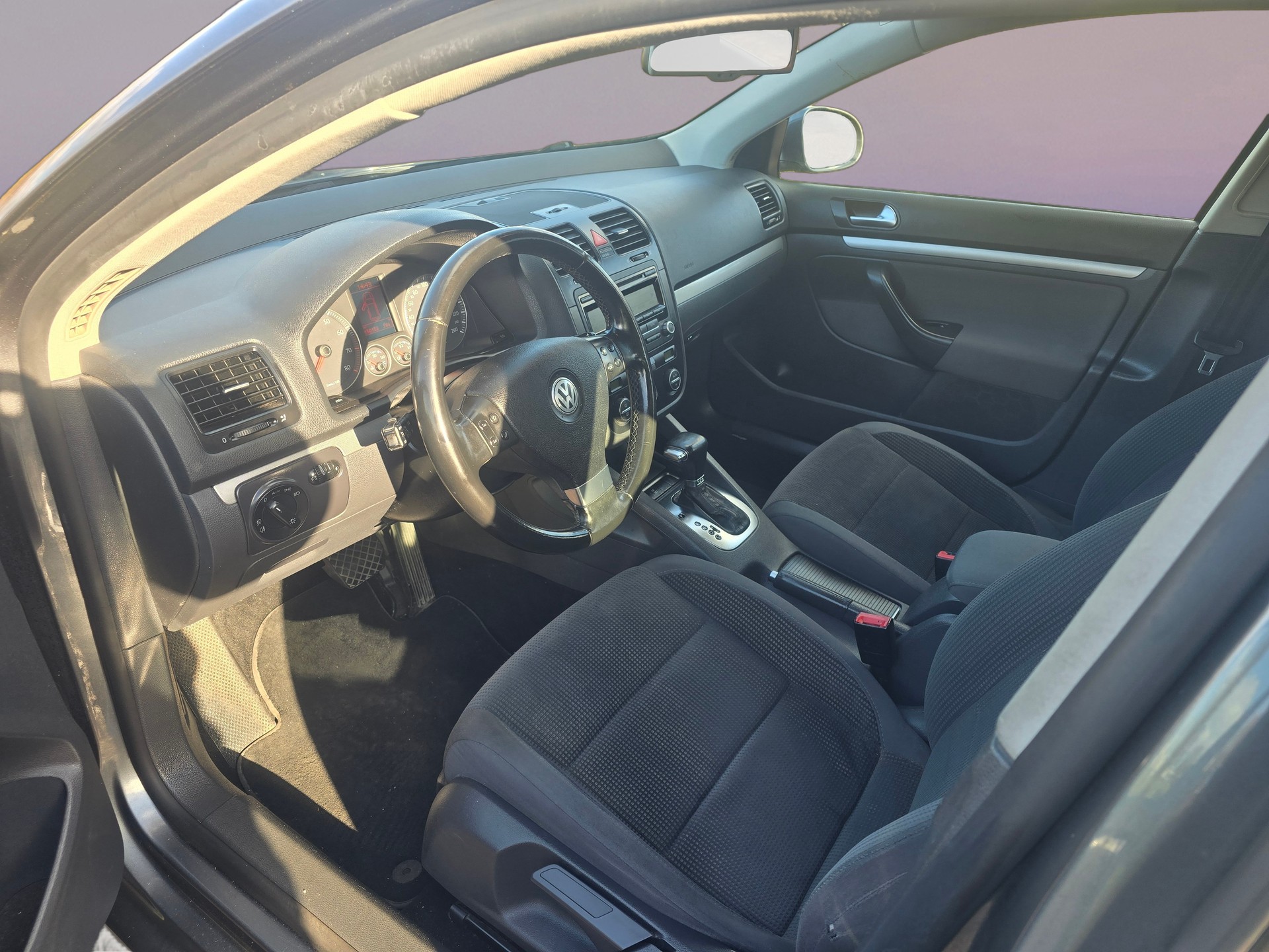VW Golf Variant 1.4 TSI Trendline DSG-image-8