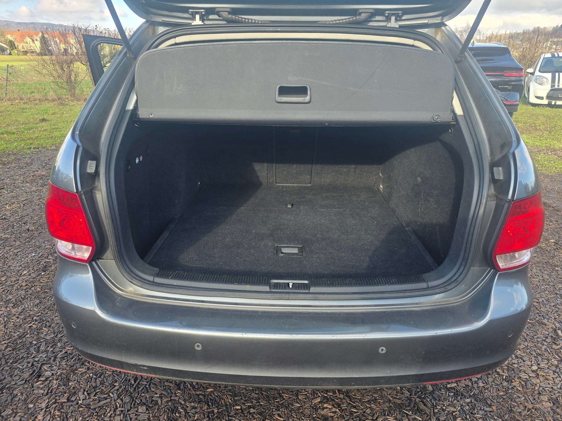 VW Golf Variant 1.4 TSI Trendline DSG-image-13