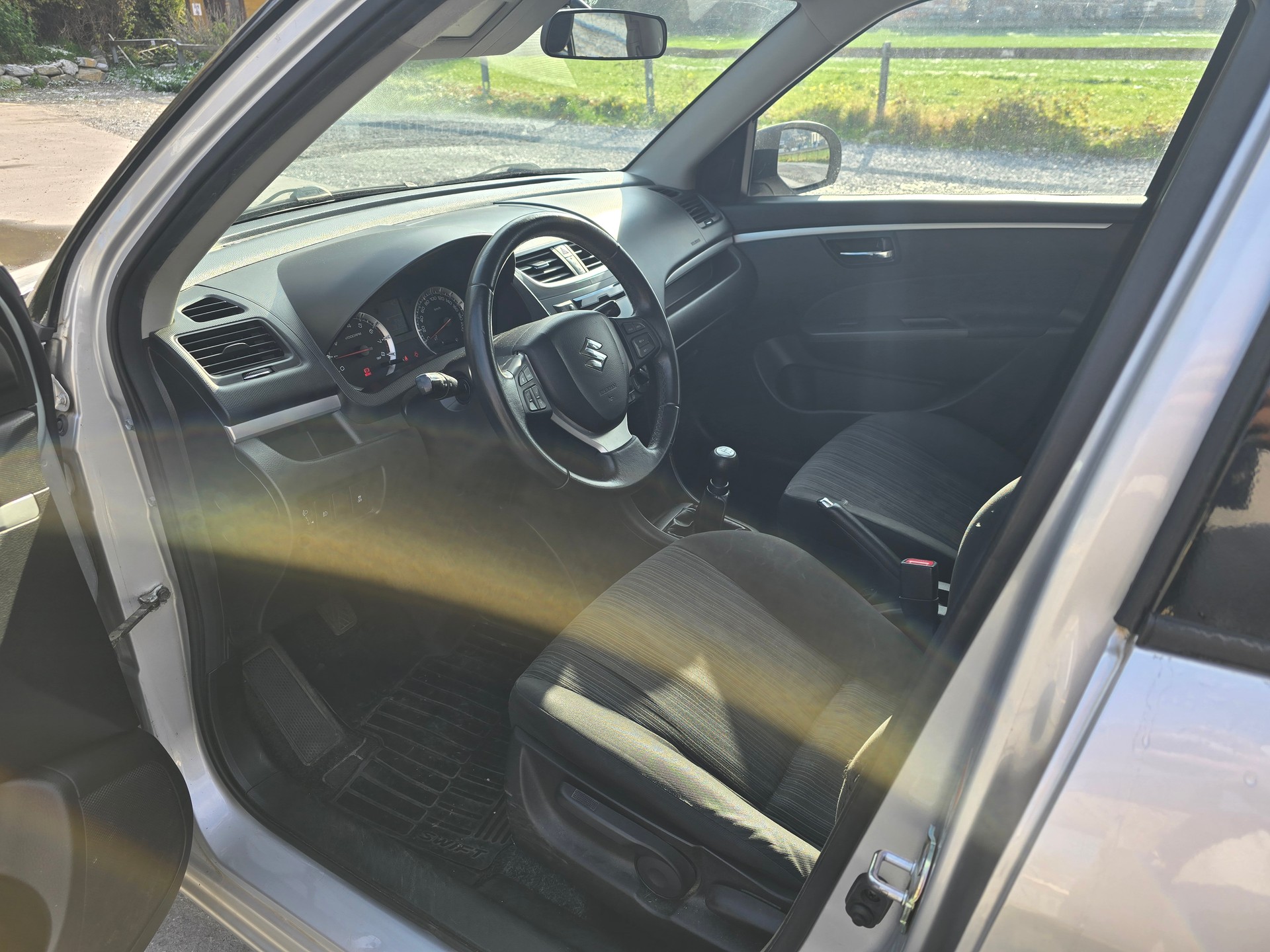 SUZUKI Swift 1.2i 16V Unico 4x4-image-8