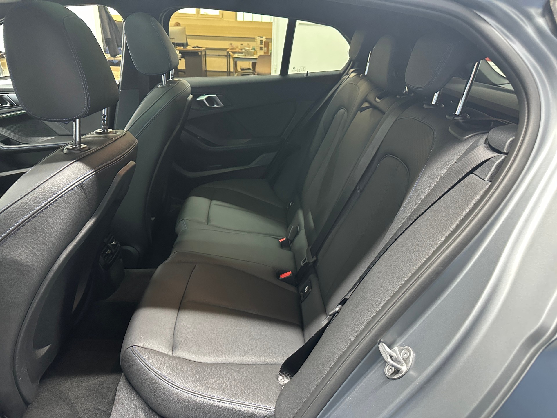 BMW M135i xDrive Steptronic-image-8