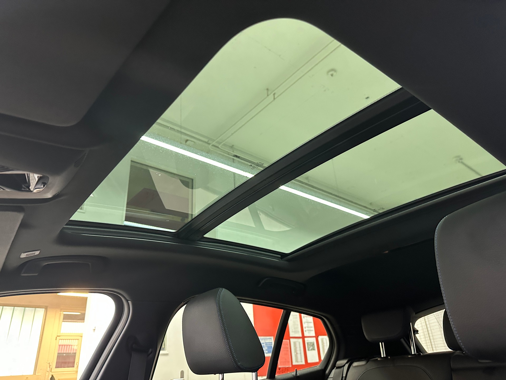 BMW M135i xDrive Steptronic-image-12