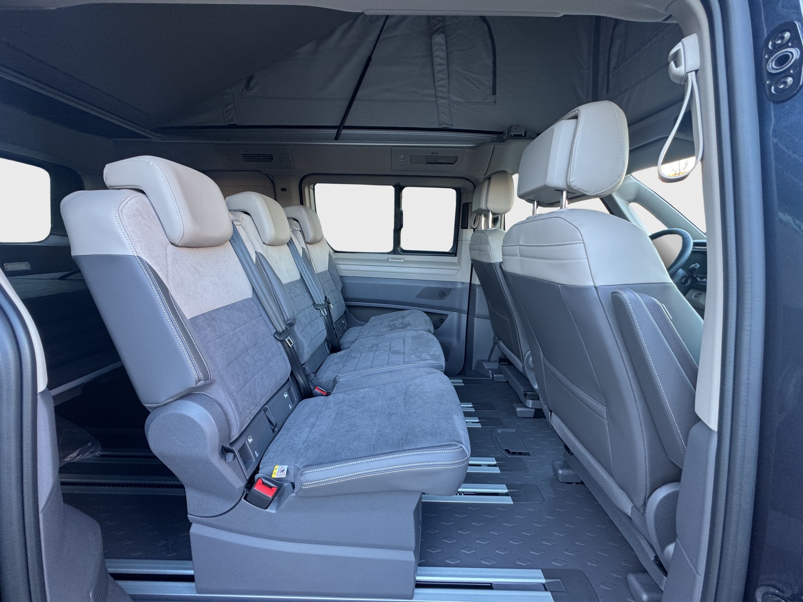 VW California 2.0 TSI Beach Camper Liberty-image-12