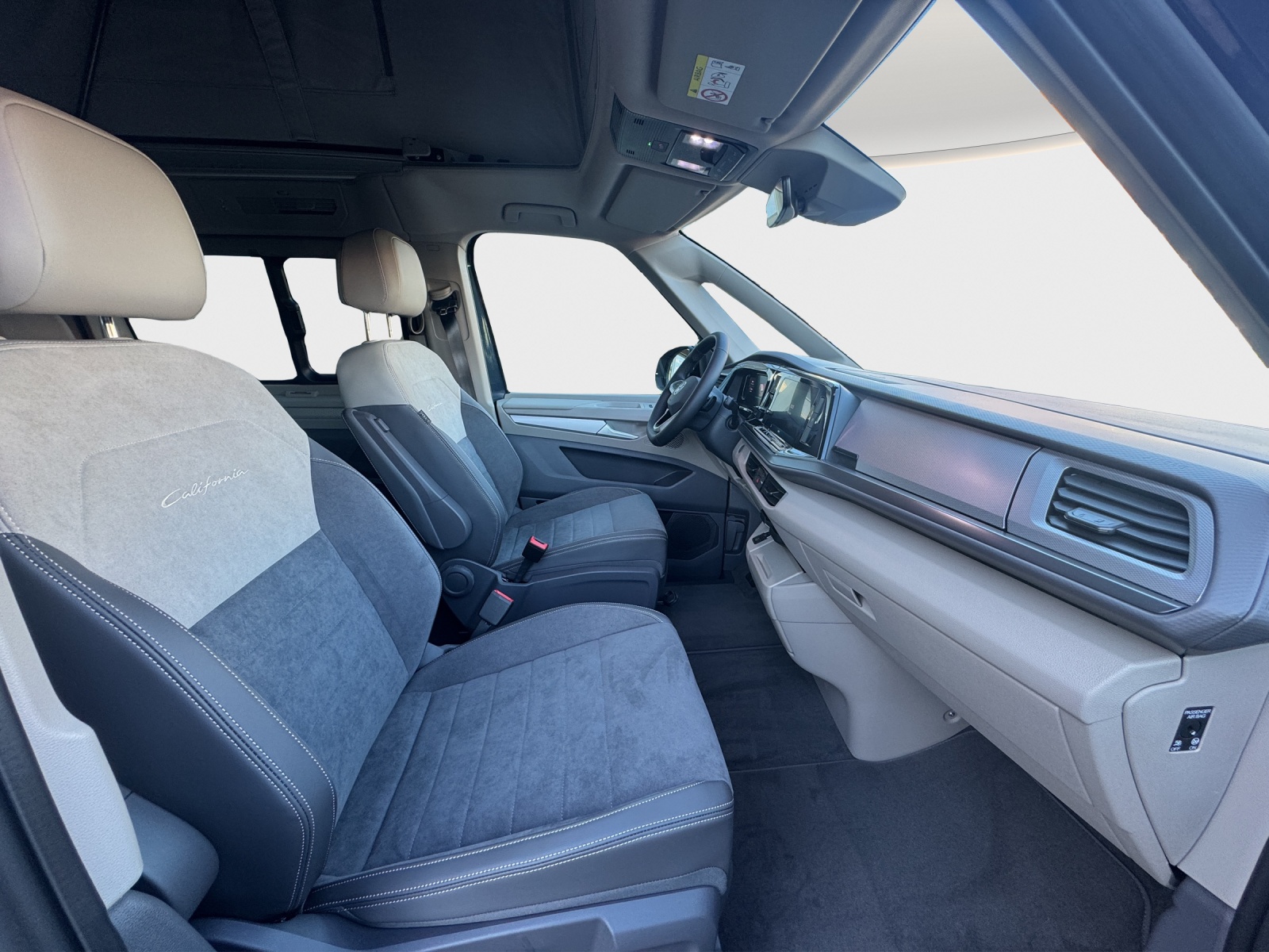 VW California 2.0 TSI Beach Camper Liberty-image-9
