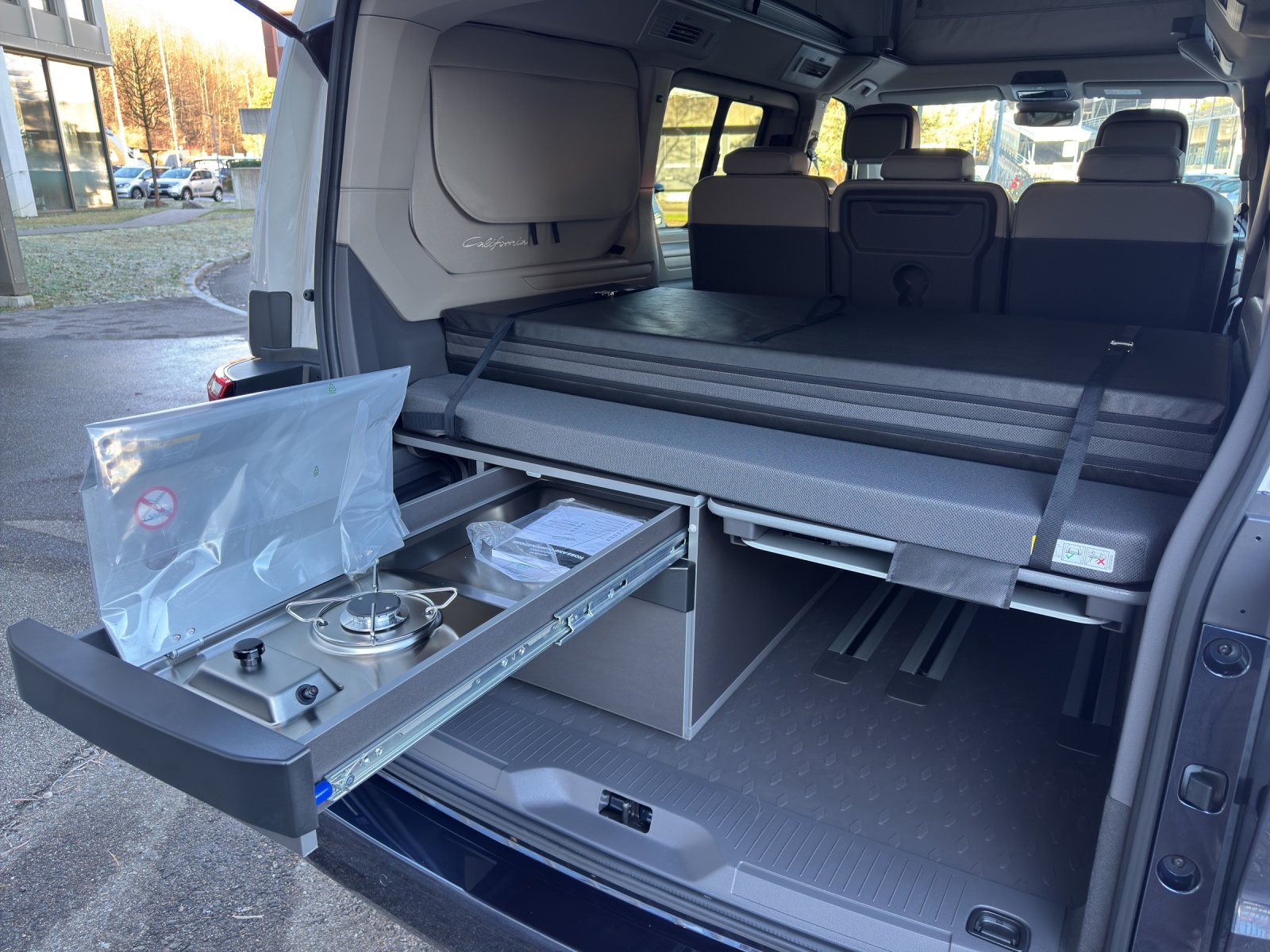 VW California 2.0 TSI Beach Camper Liberty-image-13