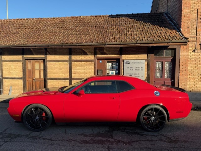DODGE Challenger SRT 8-image-3