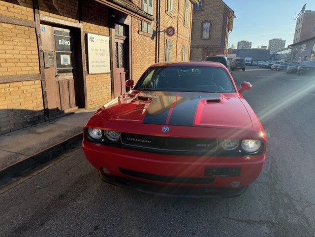 DODGE Challenger SRT 8-image-8