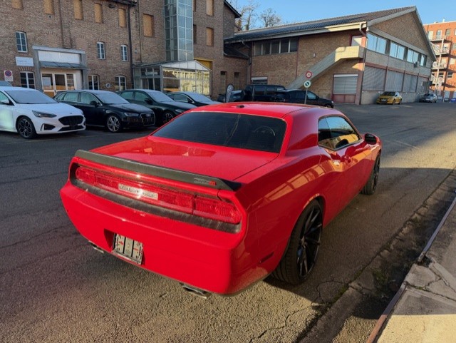DODGE Challenger SRT 8-image-6