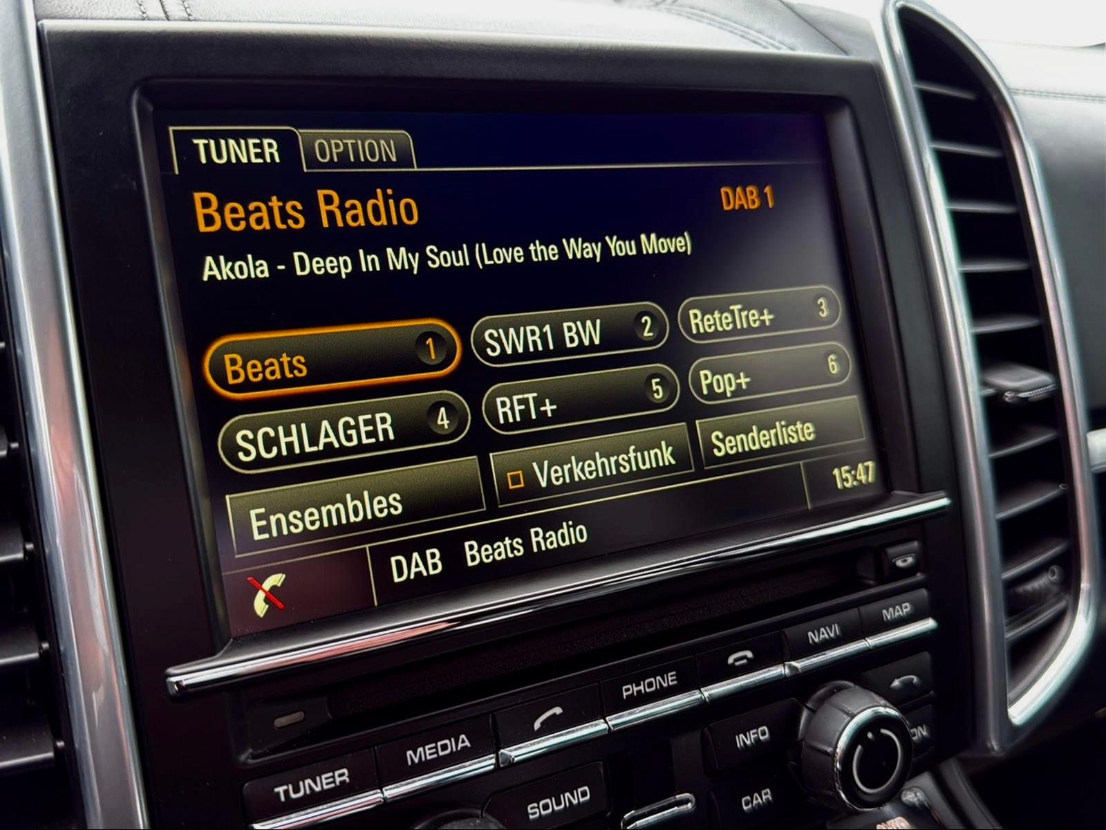 PORSCHE Cayenne S Diesel-image-19