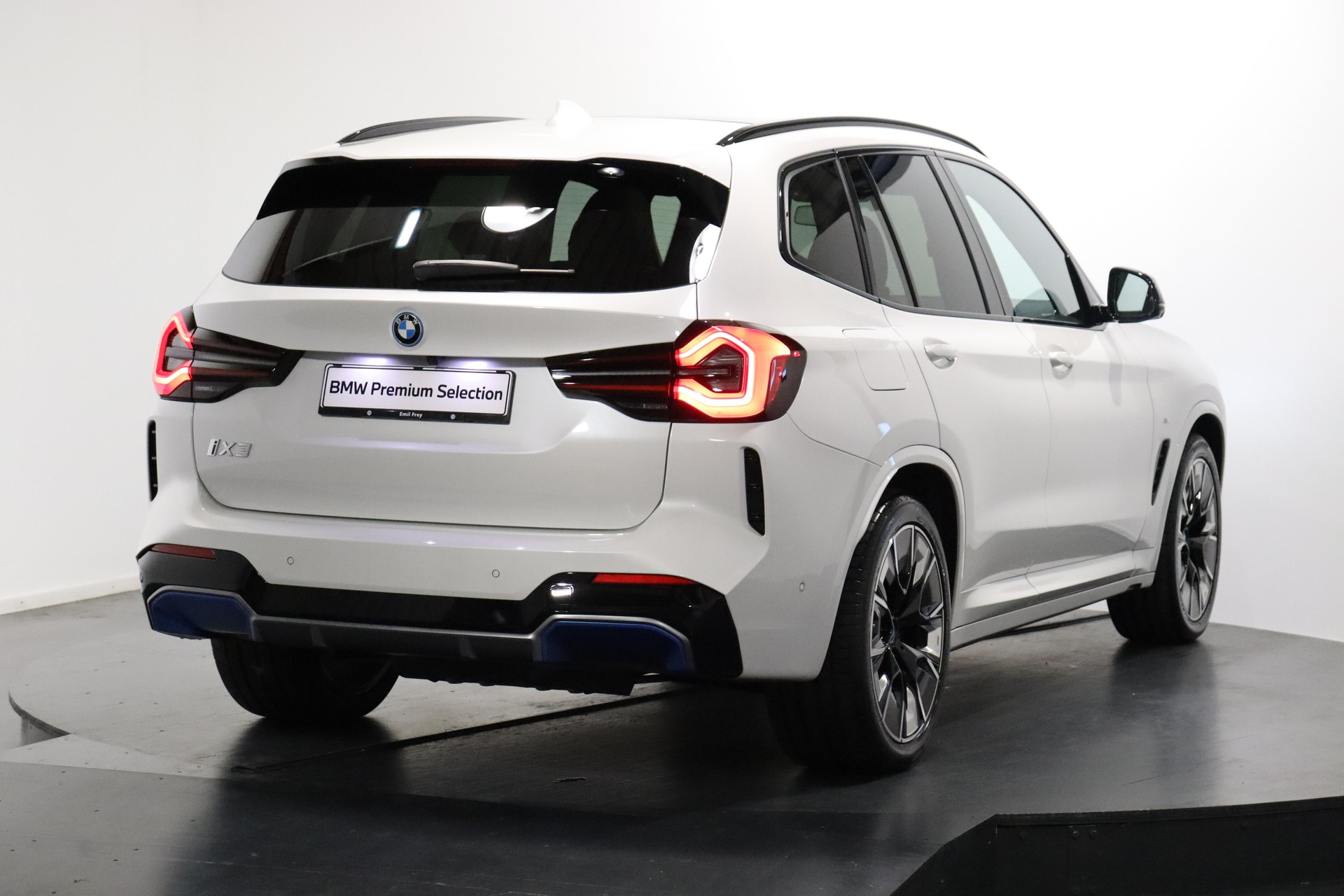 BMW iX3 E-Motor-image-12