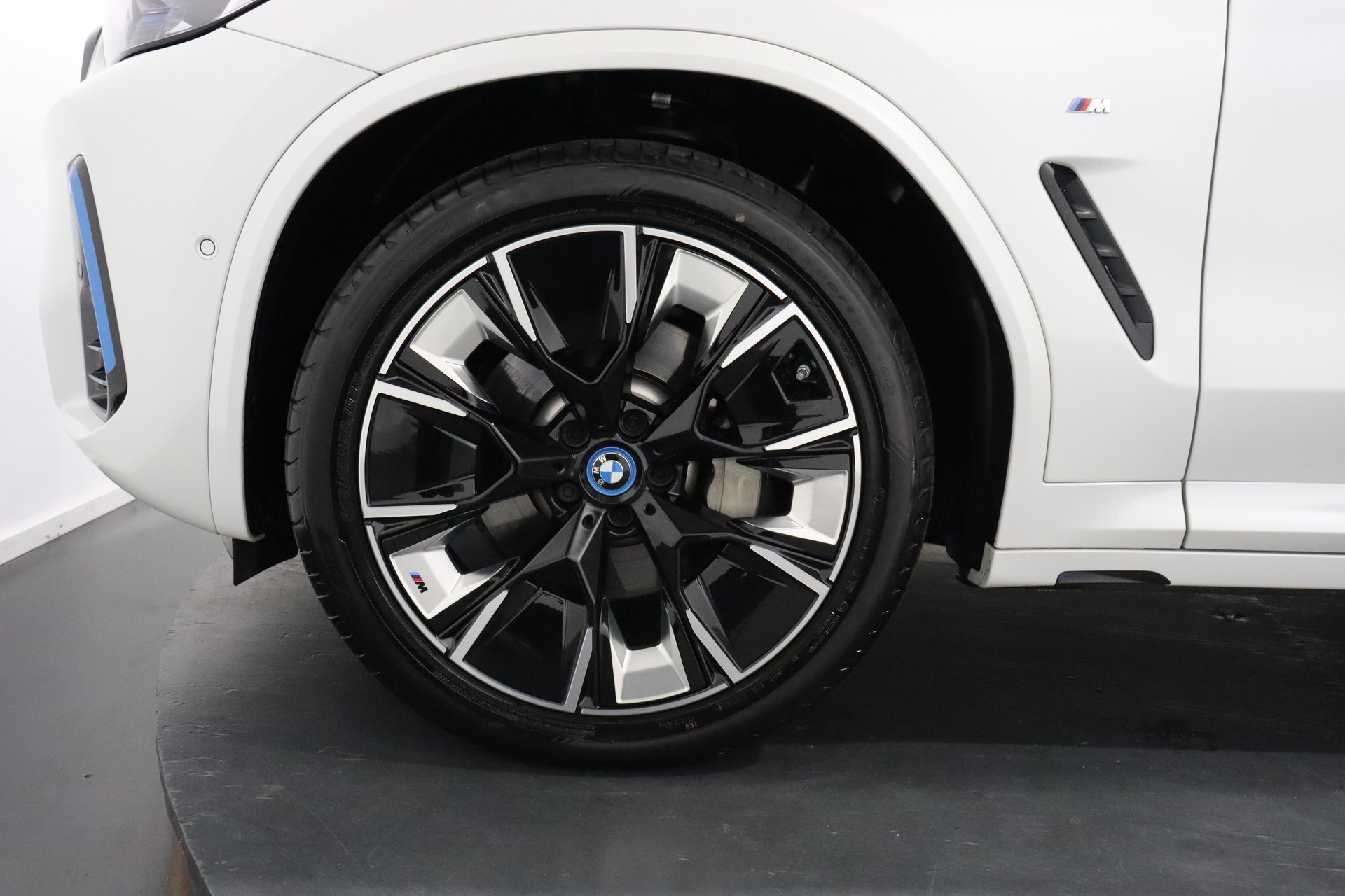 BMW iX3 E-Motor-image-3