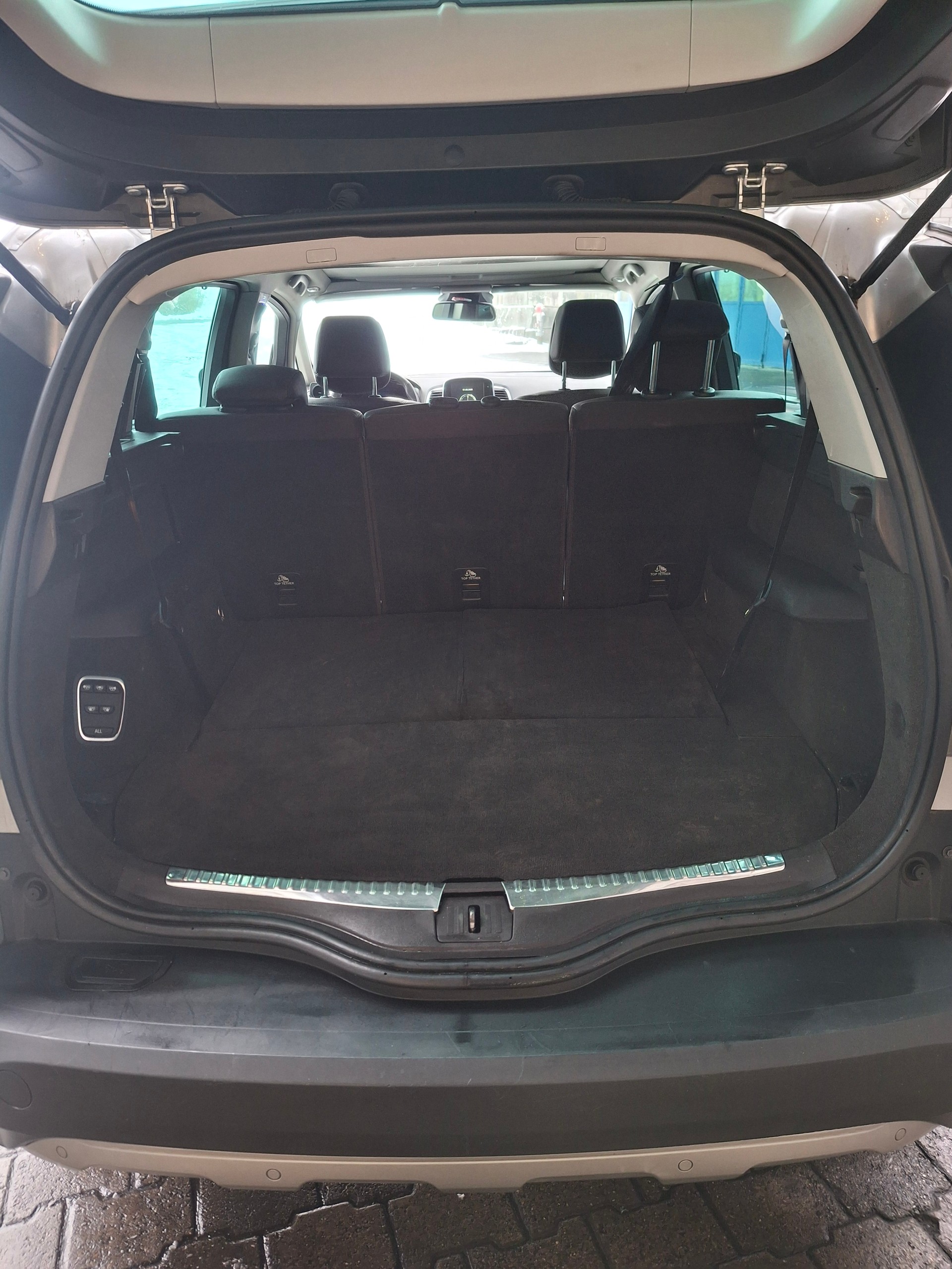 RENAULT Espace 1.6 TCe Swiss Edition EDC-image-5