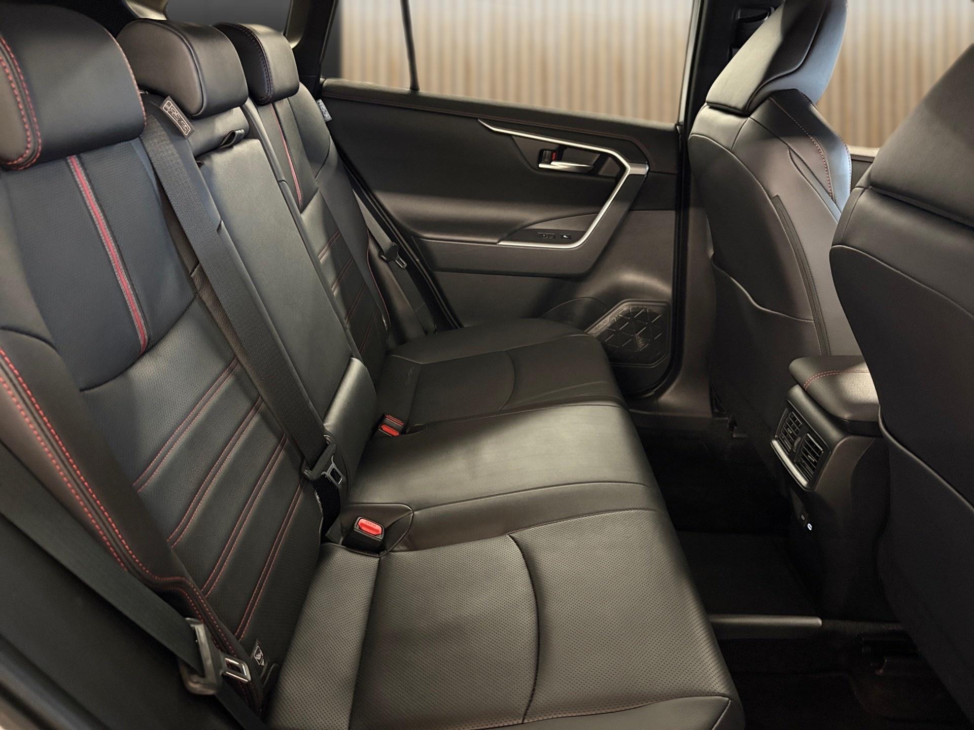 TOYOTA RAV-4 2.5 PHEV Platinum e-CVT 4WD-image-15