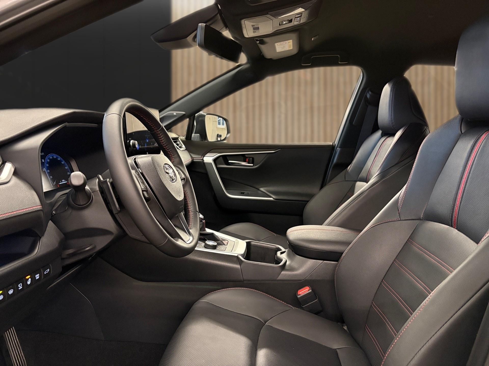TOYOTA RAV-4 2.5 PHEV Platinum e-CVT 4WD-image-11