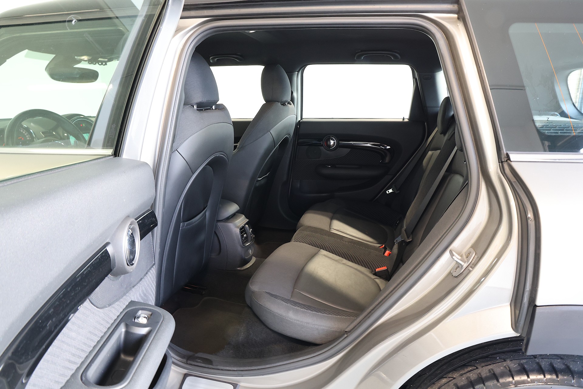MINI Clubman Cooper S ALL4 Steptronic-image-14