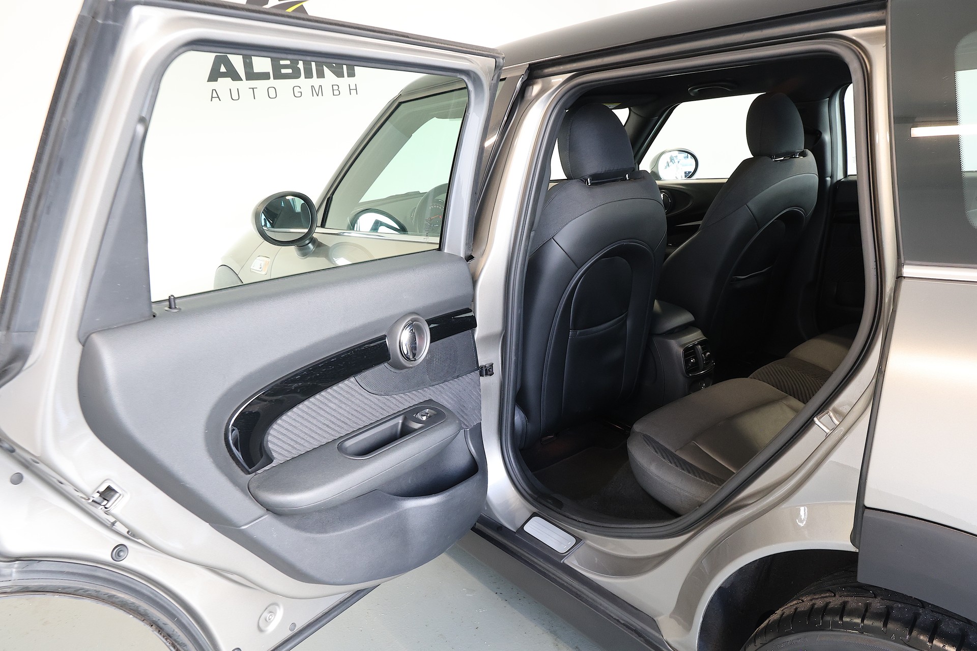 MINI Clubman Cooper S ALL4 Steptronic-image-13
