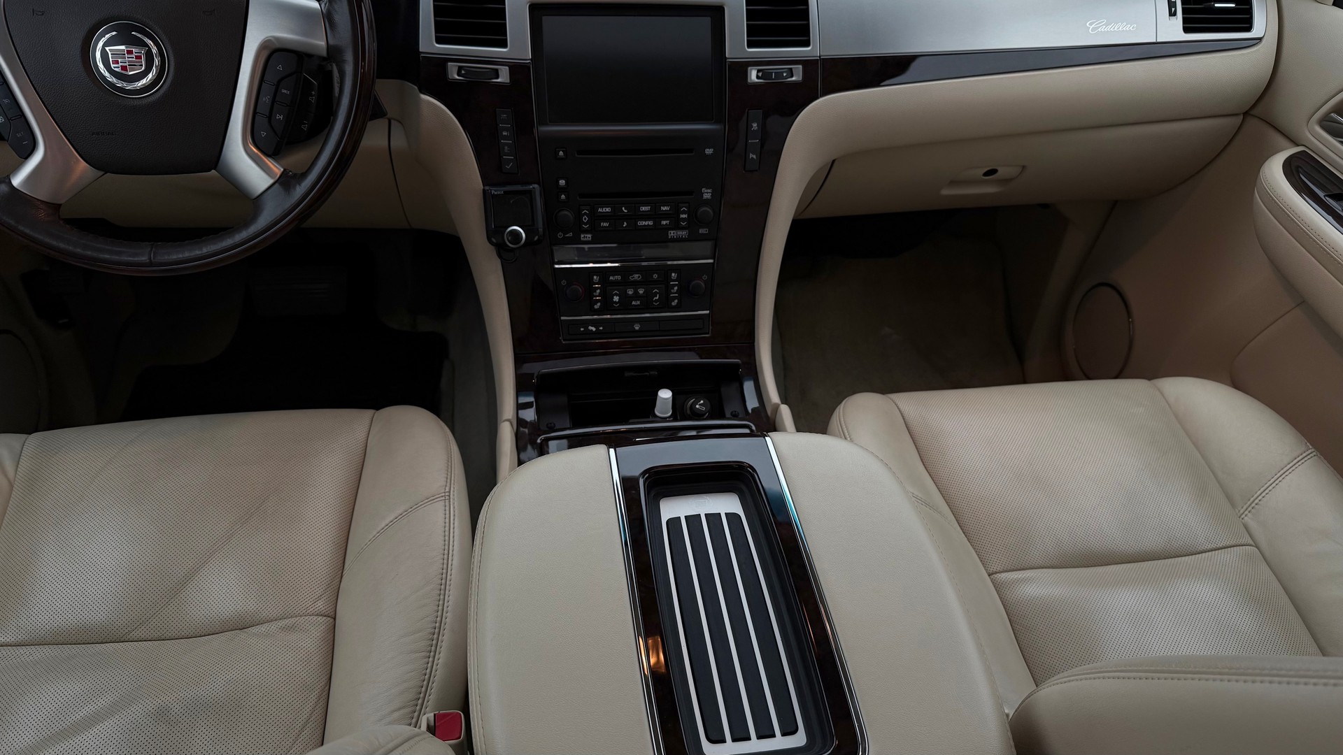 CADILLAC Escalade 6.2 Elegance-showroom-element-3
