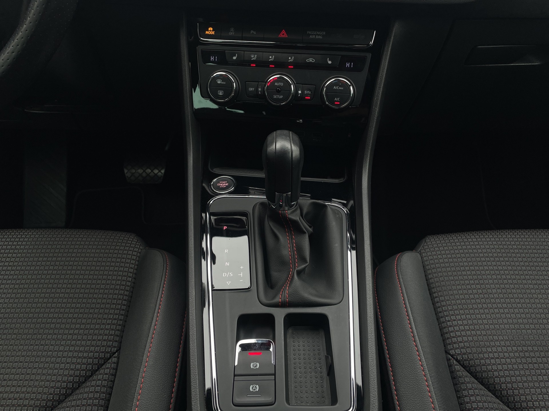 SEAT Leon ST 2.0 TSI SWISS FR DSG-image-14