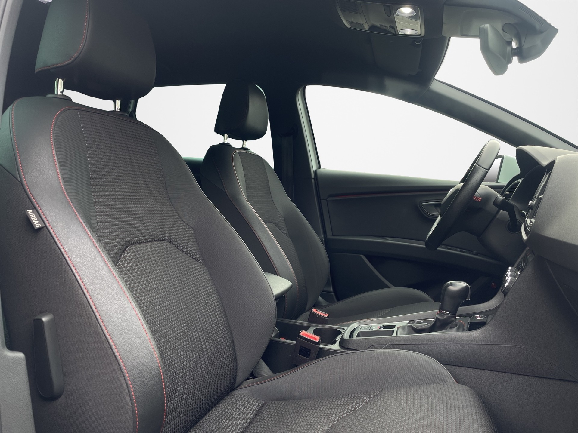 SEAT Leon ST 2.0 TSI SWISS FR DSG-image-16