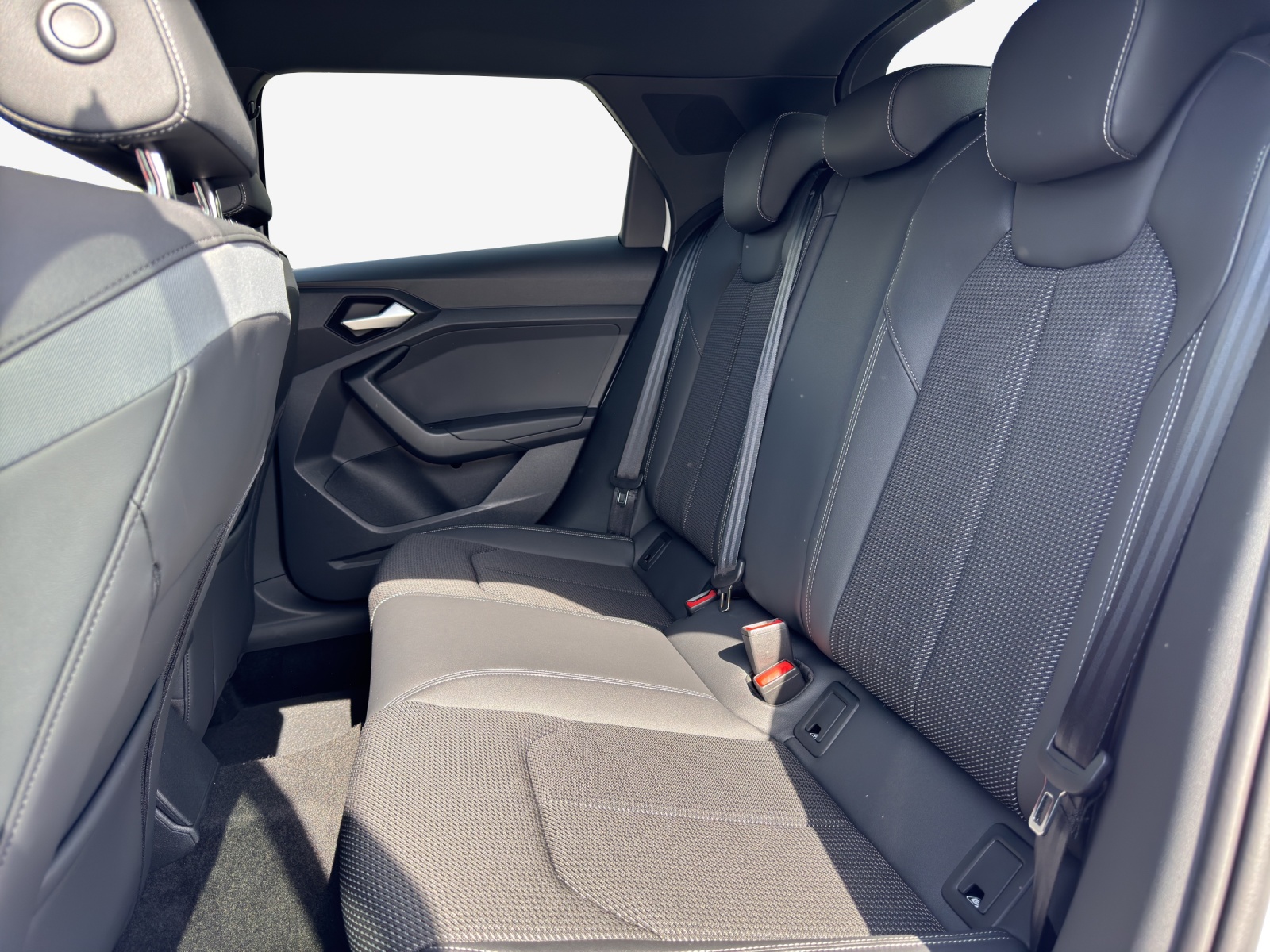 AUDI A1 Sportback 30 TFSI S Line Attraction S-tronic-image-11