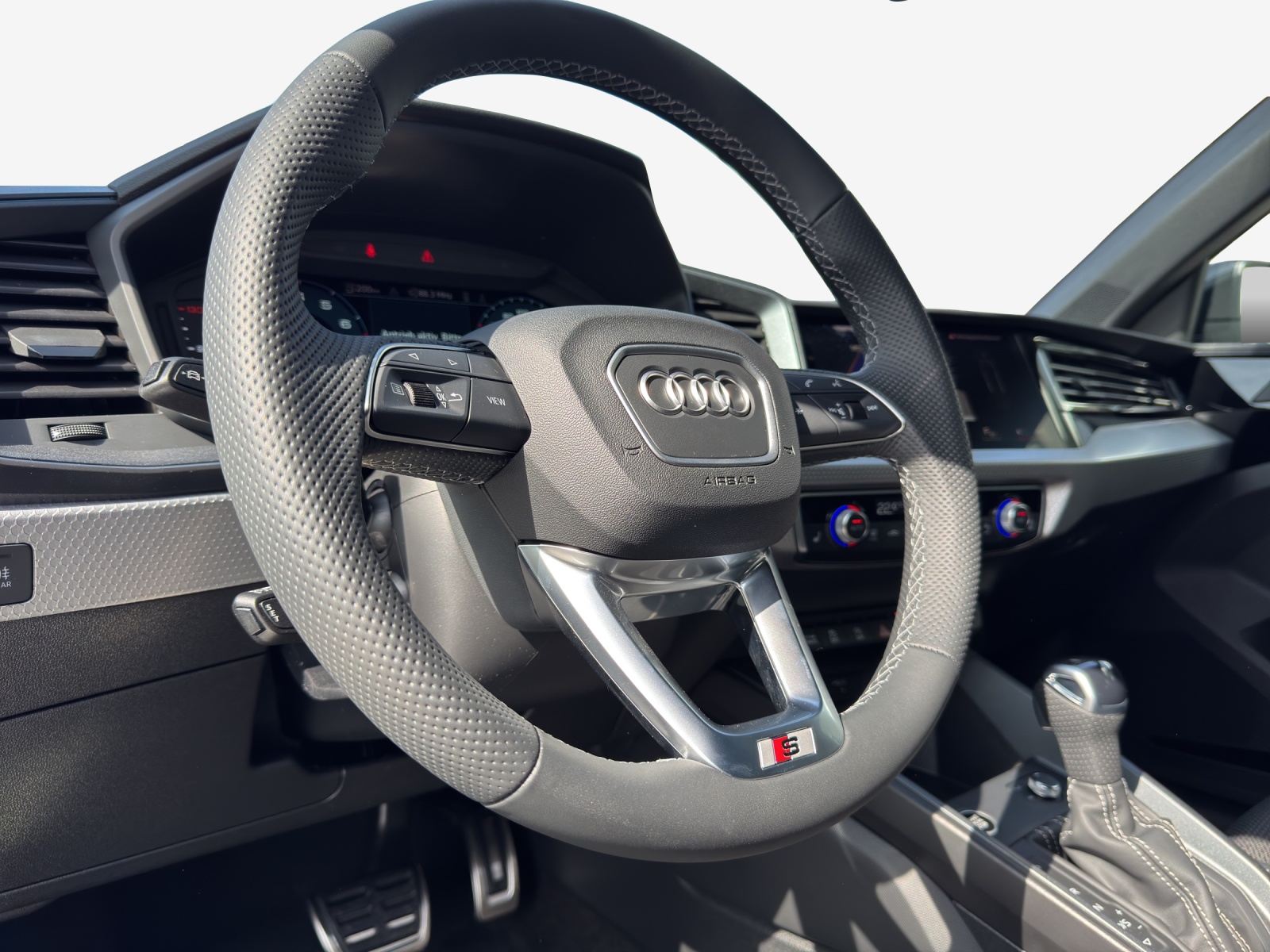 AUDI A1 Sportback 30 TFSI S Line Attraction S-tronic-image-9