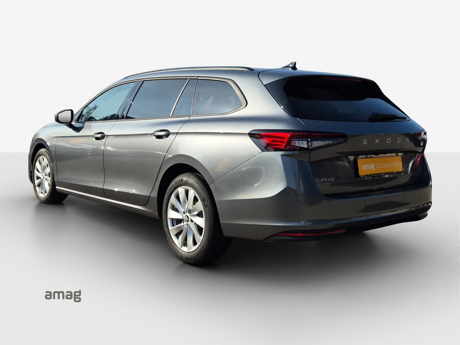 SKODA Superb Combi 1.5 TSI PHEV Selection DSG-image-2