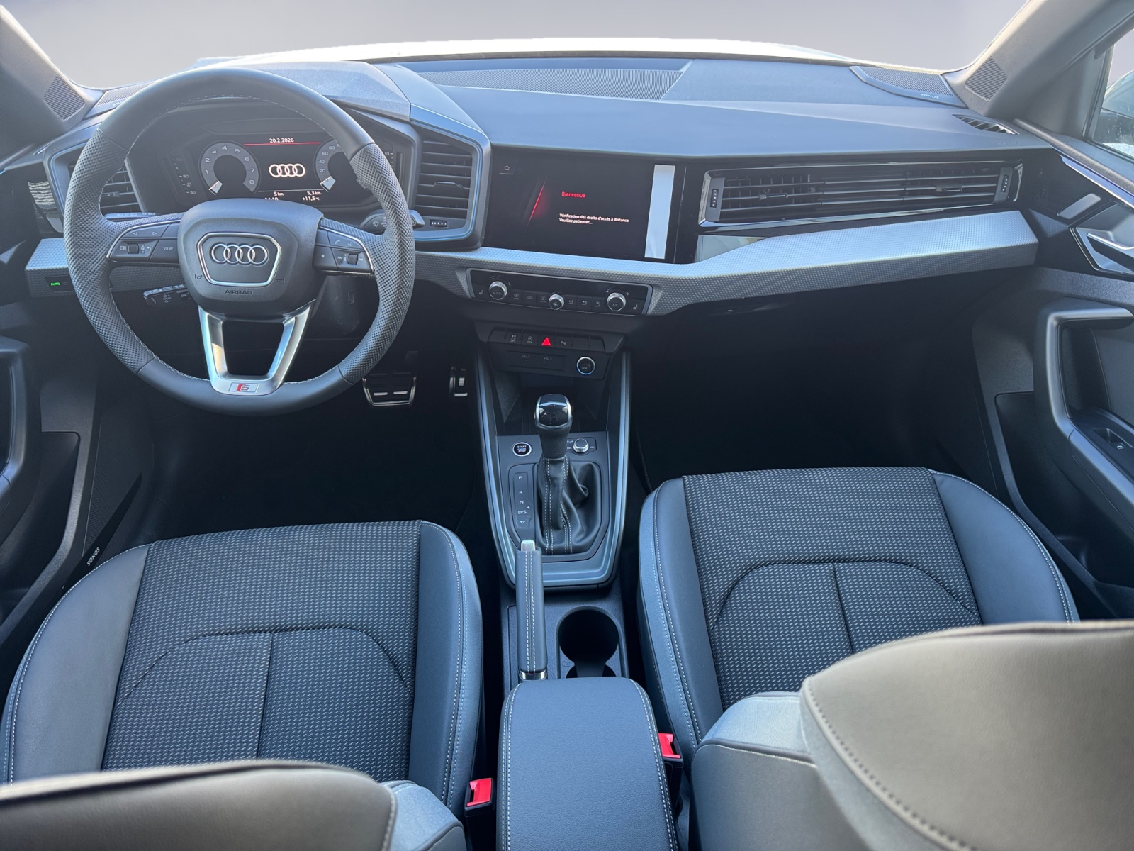 AUDI A1 Sportback 30 TFSI S Line Attraction S-tronic-image-9