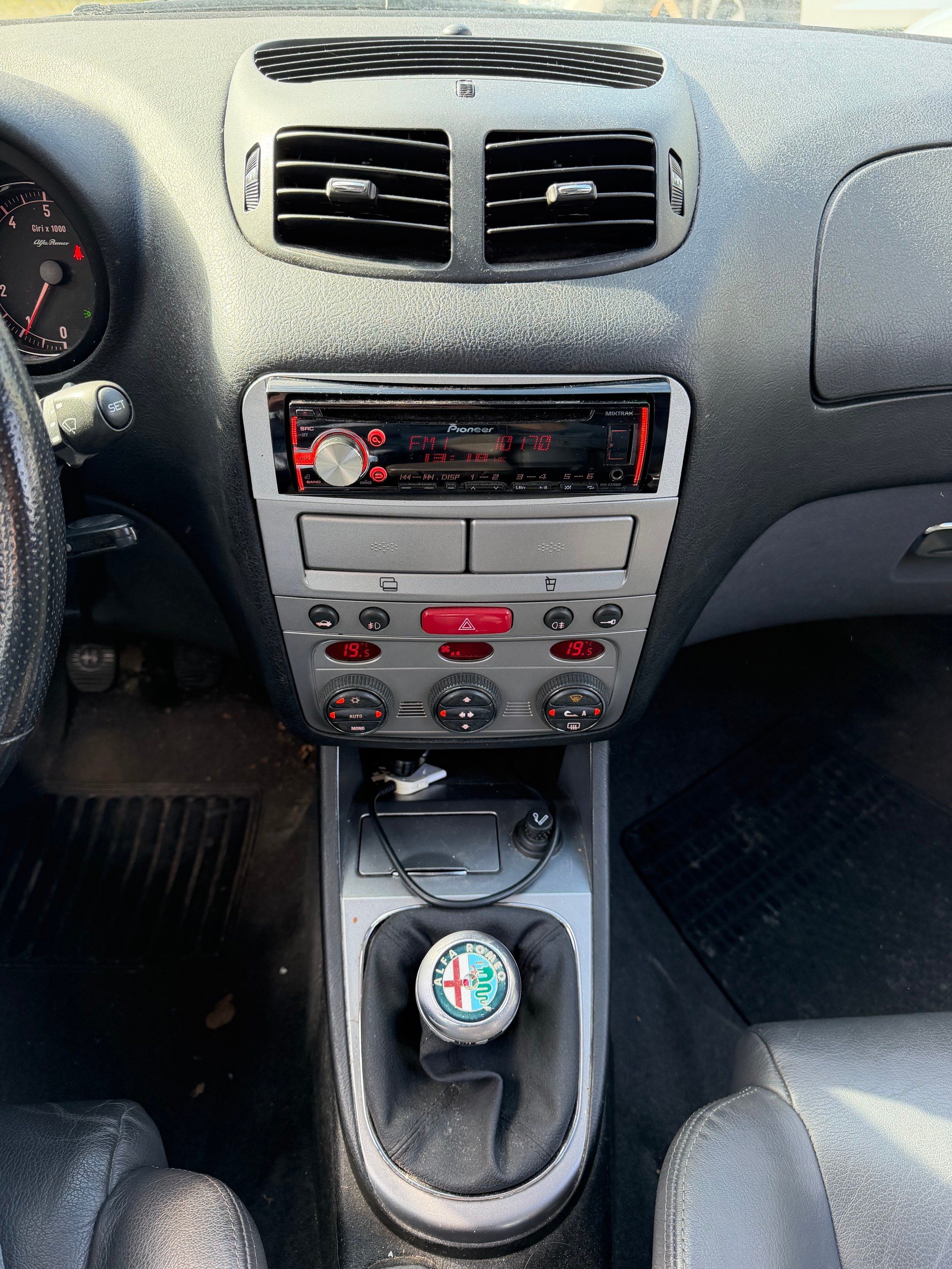 ALFA ROMEO 147 1.6 TS 16V Distinctive-image-5