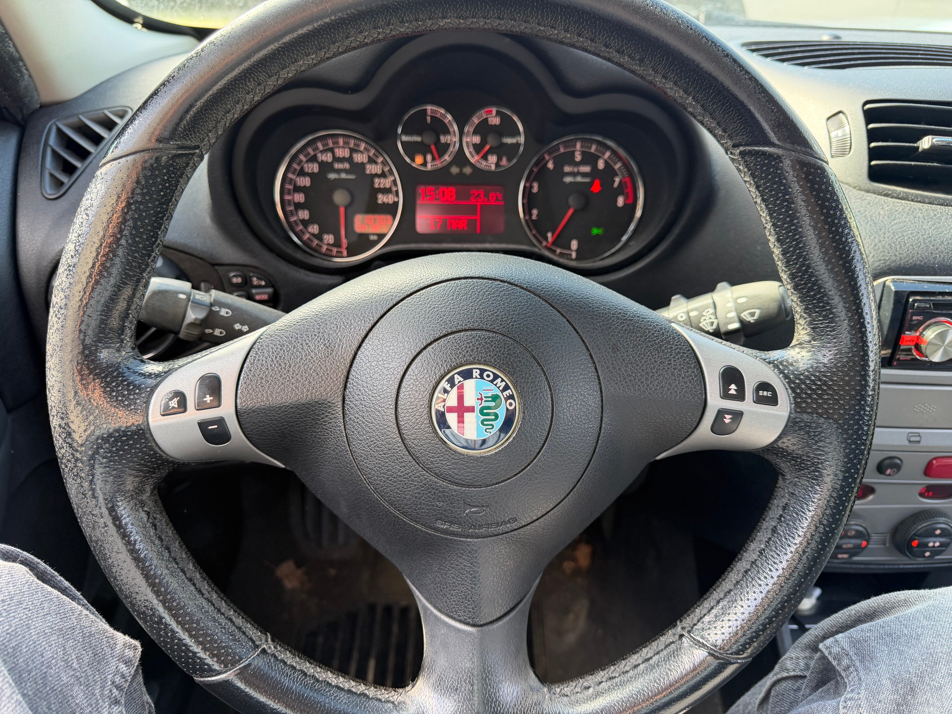 ALFA ROMEO 147 1.6 TS 16V Distinctive-image-6