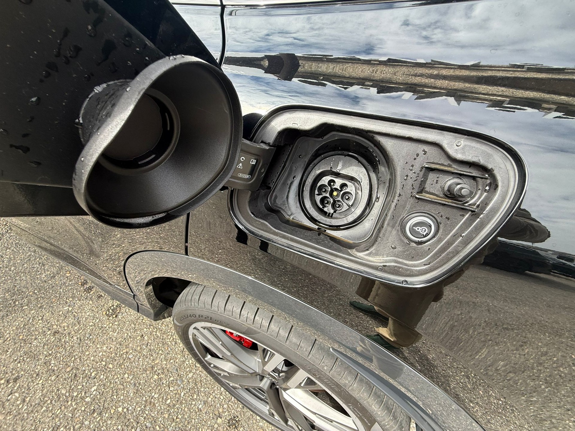 AUDI Q5 e-hybrid quattro 270 kW S-tronic-image-6
