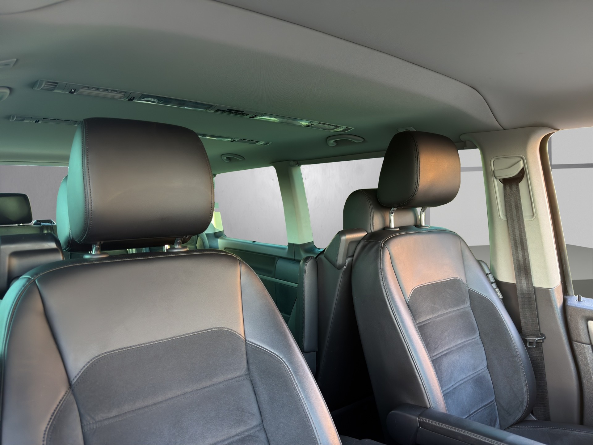 VW T6 Multivan 2.0 Bi-TDI Family Gen. Six 4Motion DSG-image-12