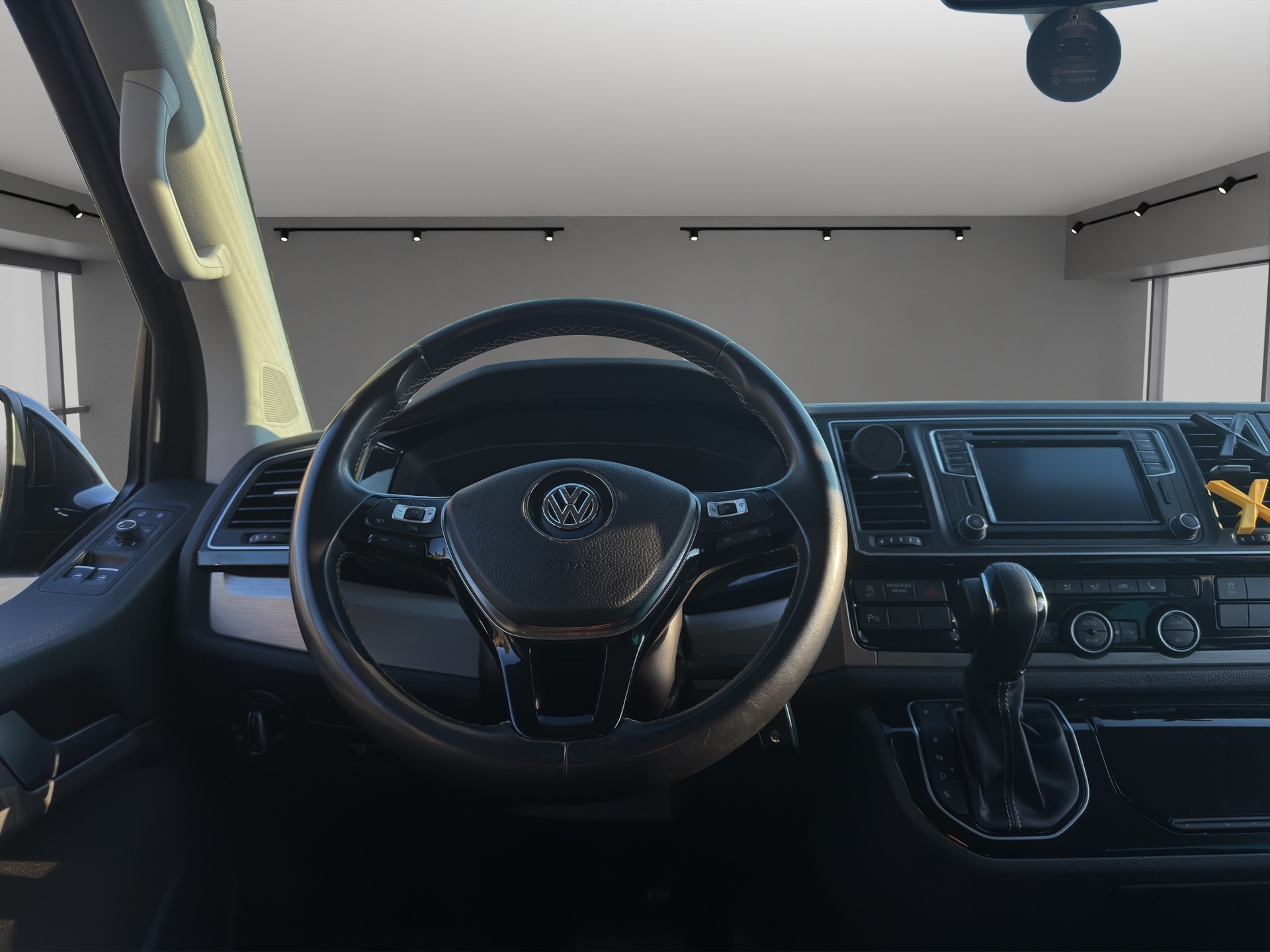 VW T6 Multivan 2.0 Bi-TDI Family Gen. Six 4Motion DSG-image-7