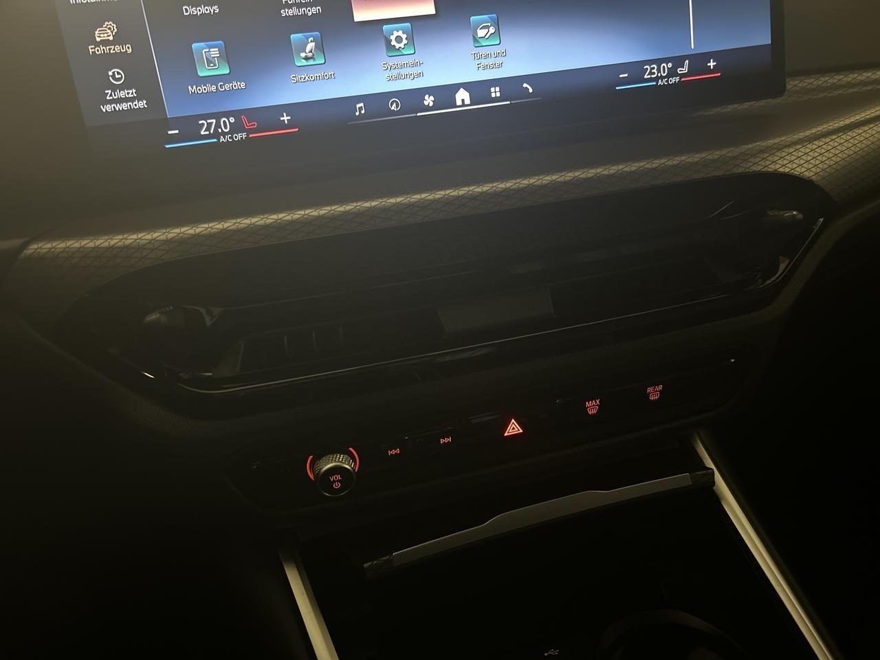 BMW 320d xDrive Touring M Sport-image-16