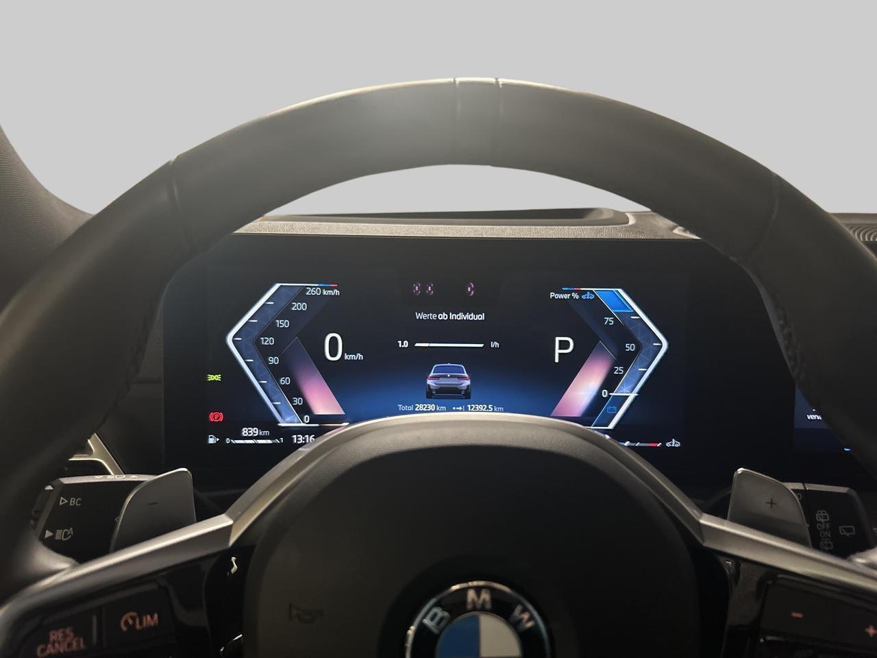 BMW 320d xDrive Touring M Sport-image-11