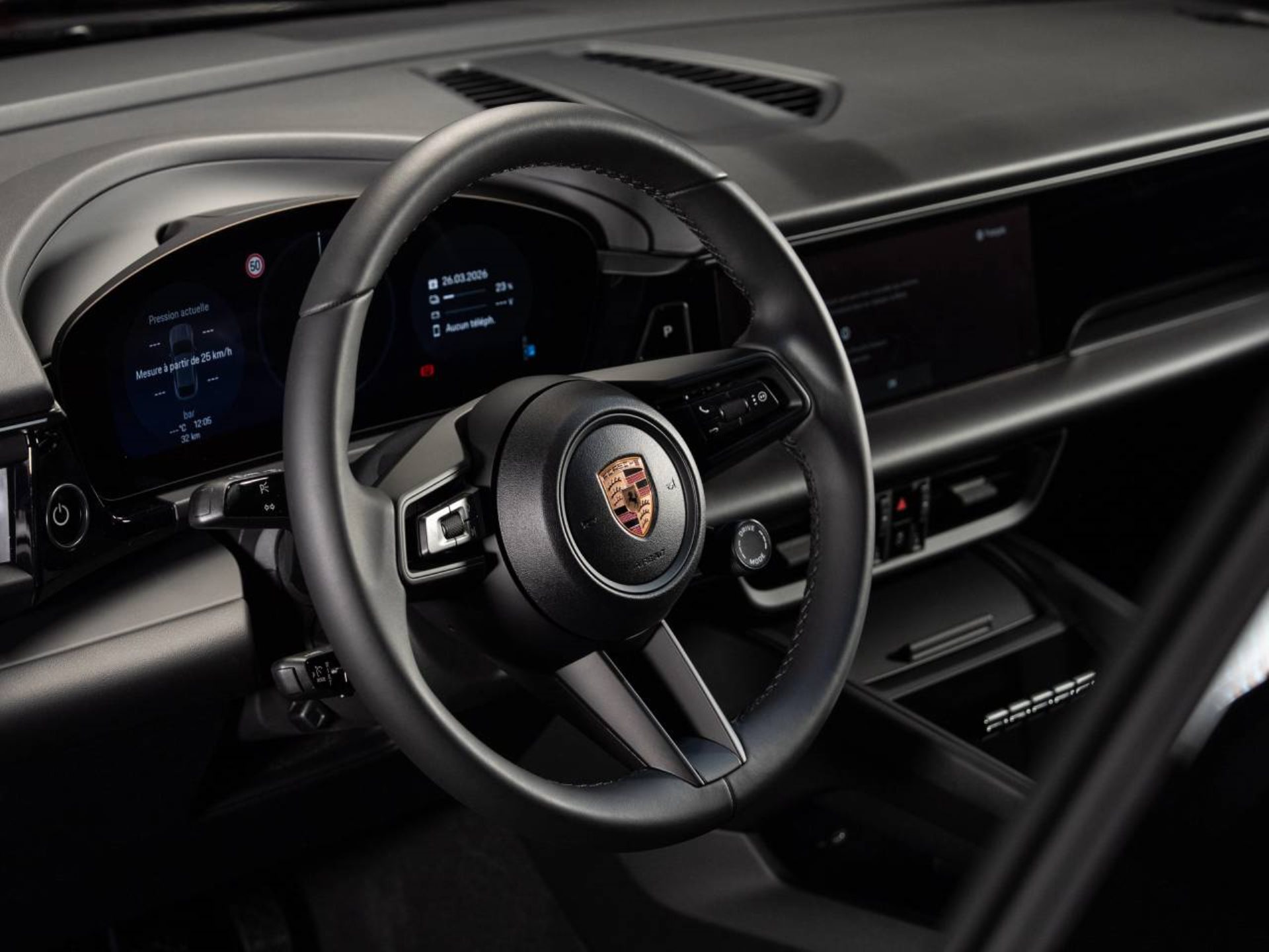 PORSCHE Macan 4-image-8
