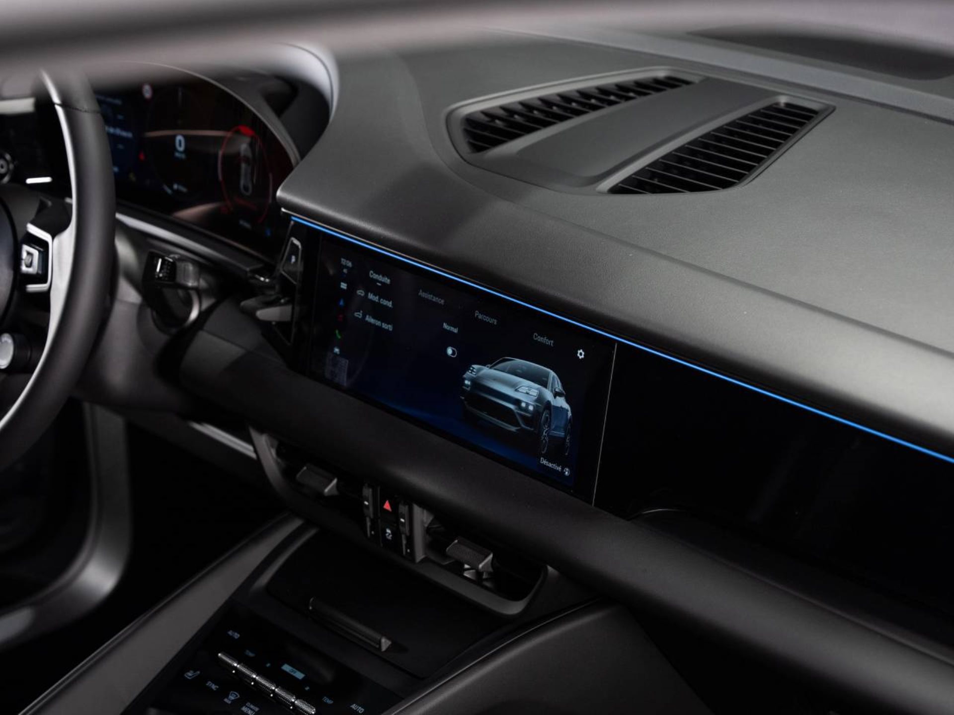PORSCHE Macan 4-image-9