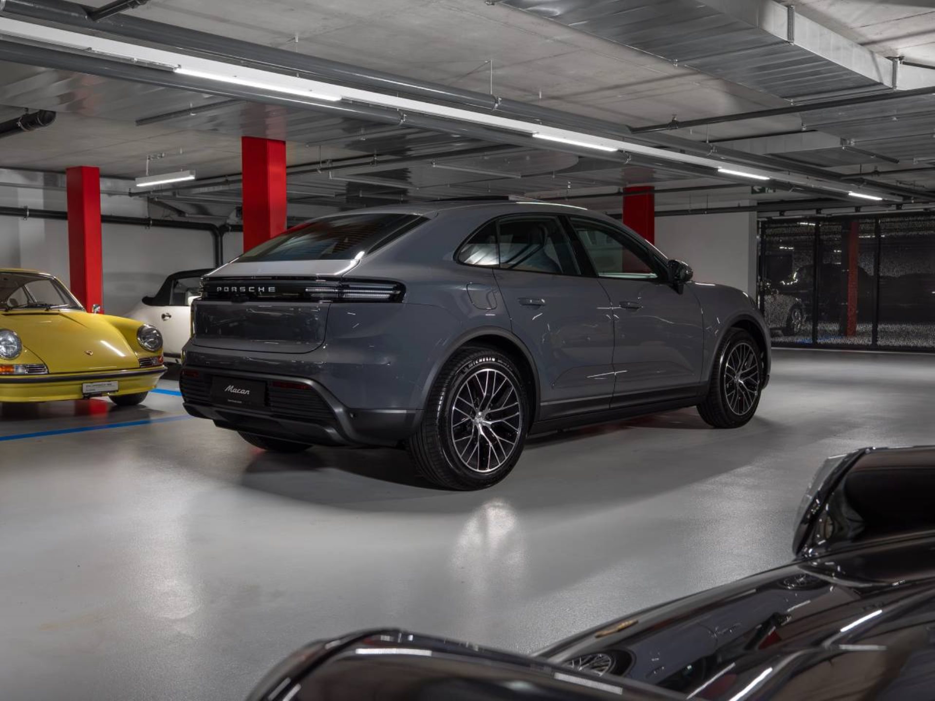 PORSCHE Macan 4-image-7