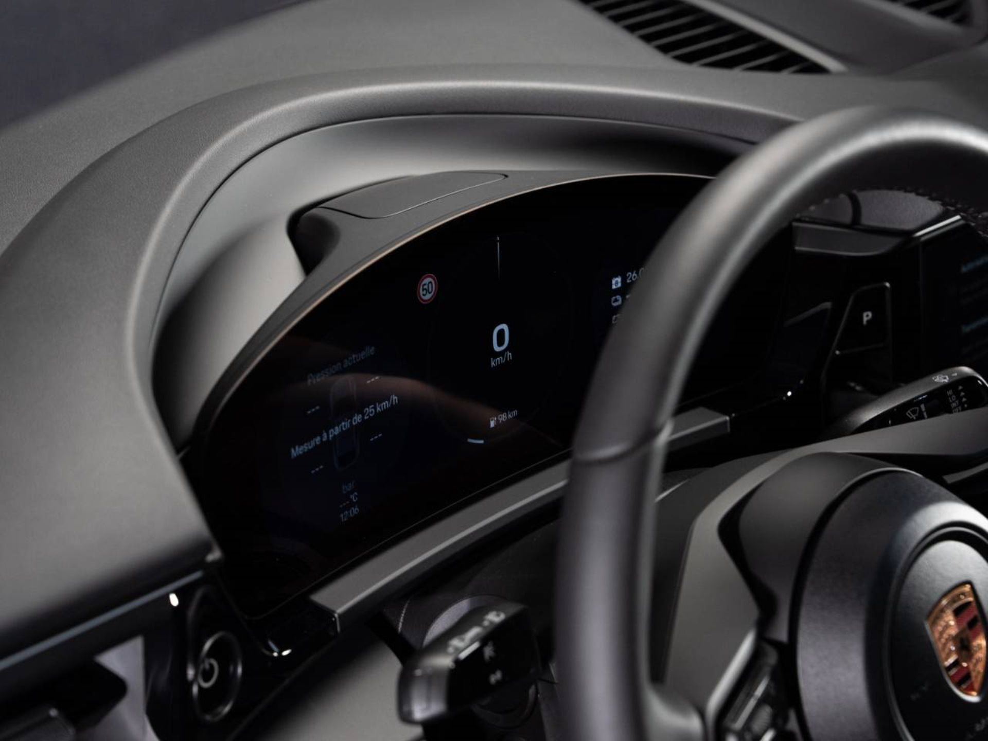 PORSCHE Macan 4-image-12