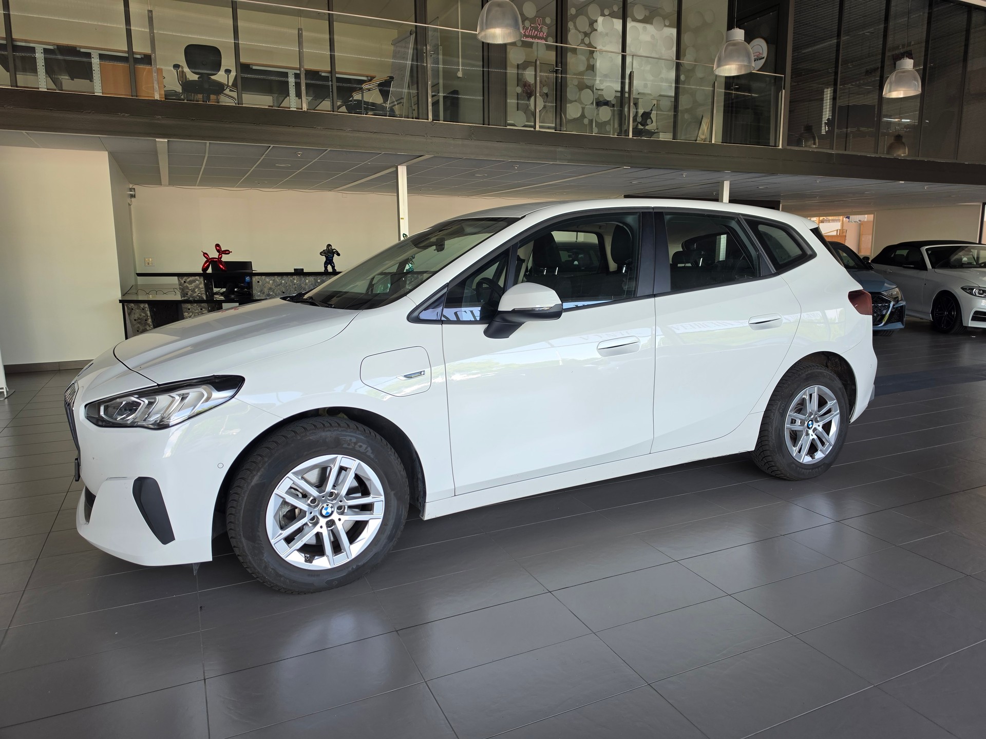BMW 225e xDrive Active Tourer-image-5