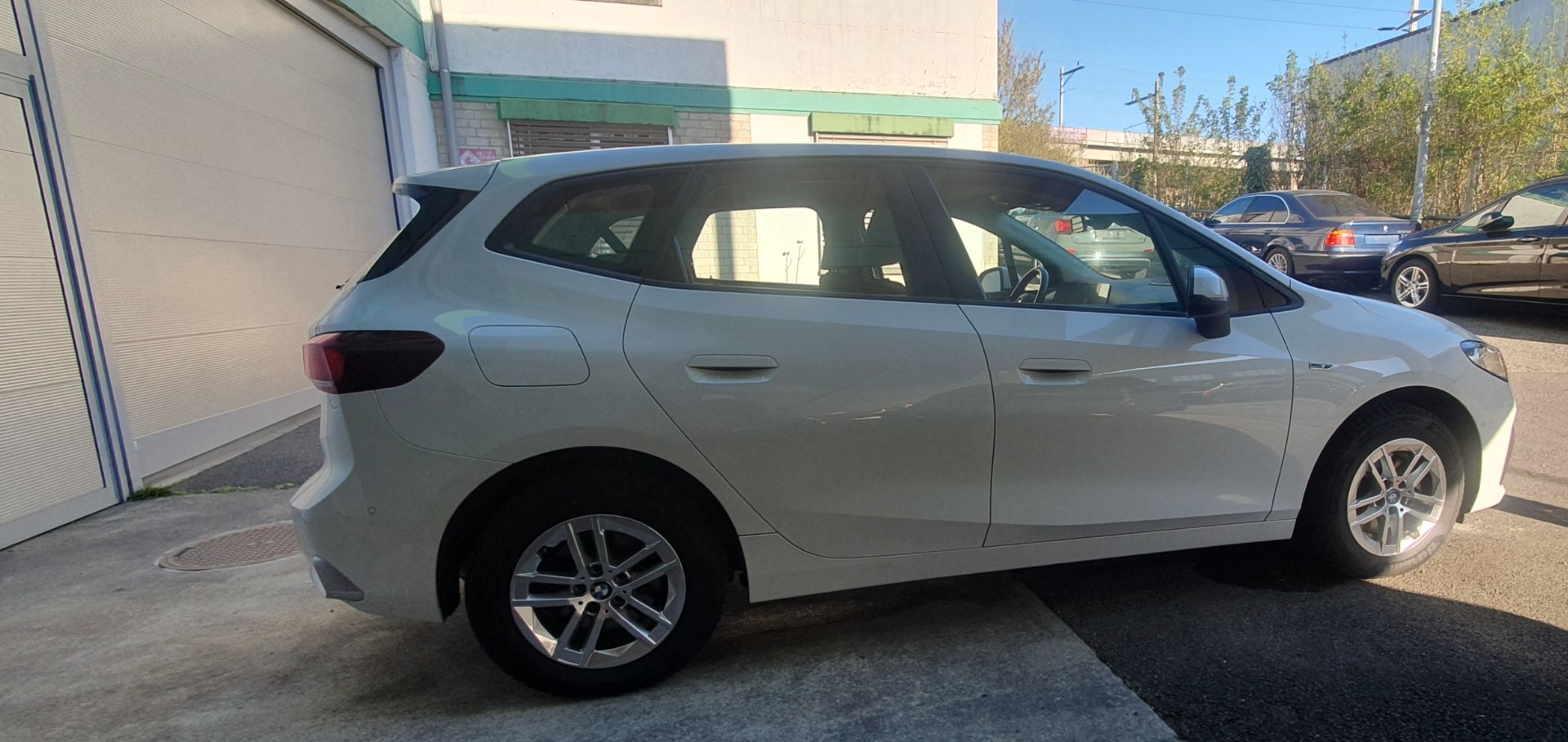 BMW 225e xDrive Active Tourer-image-5