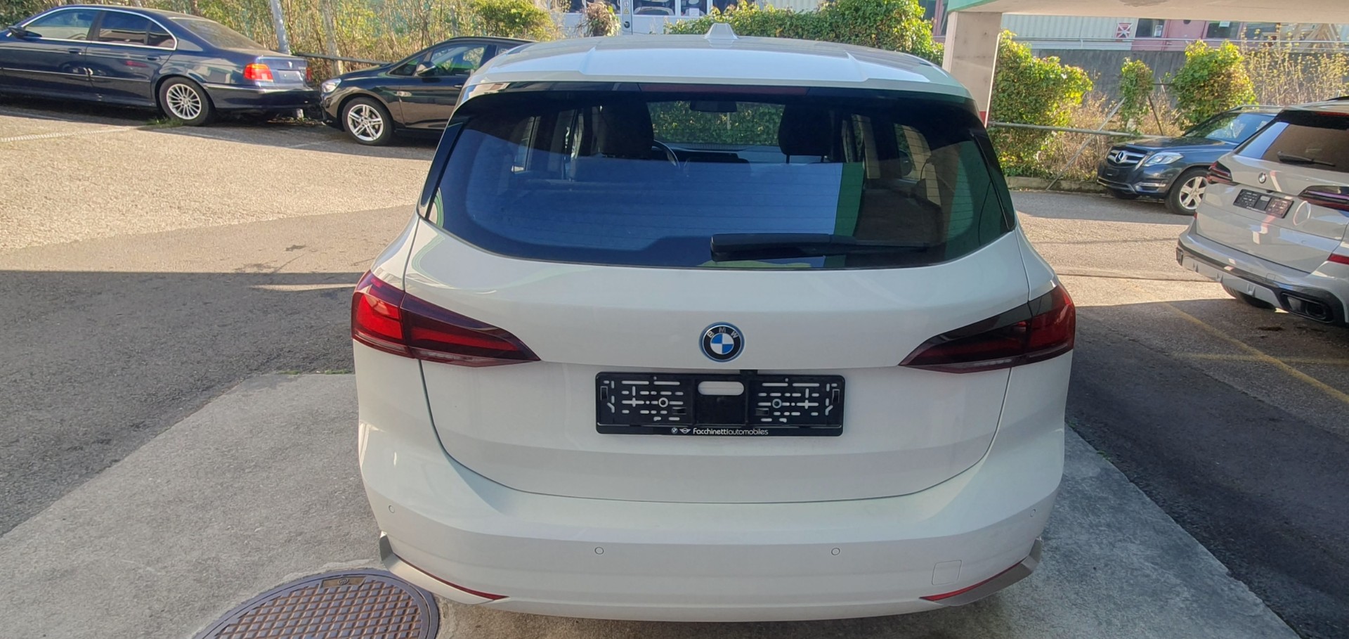 BMW 225e xDrive Active Tourer-image-3