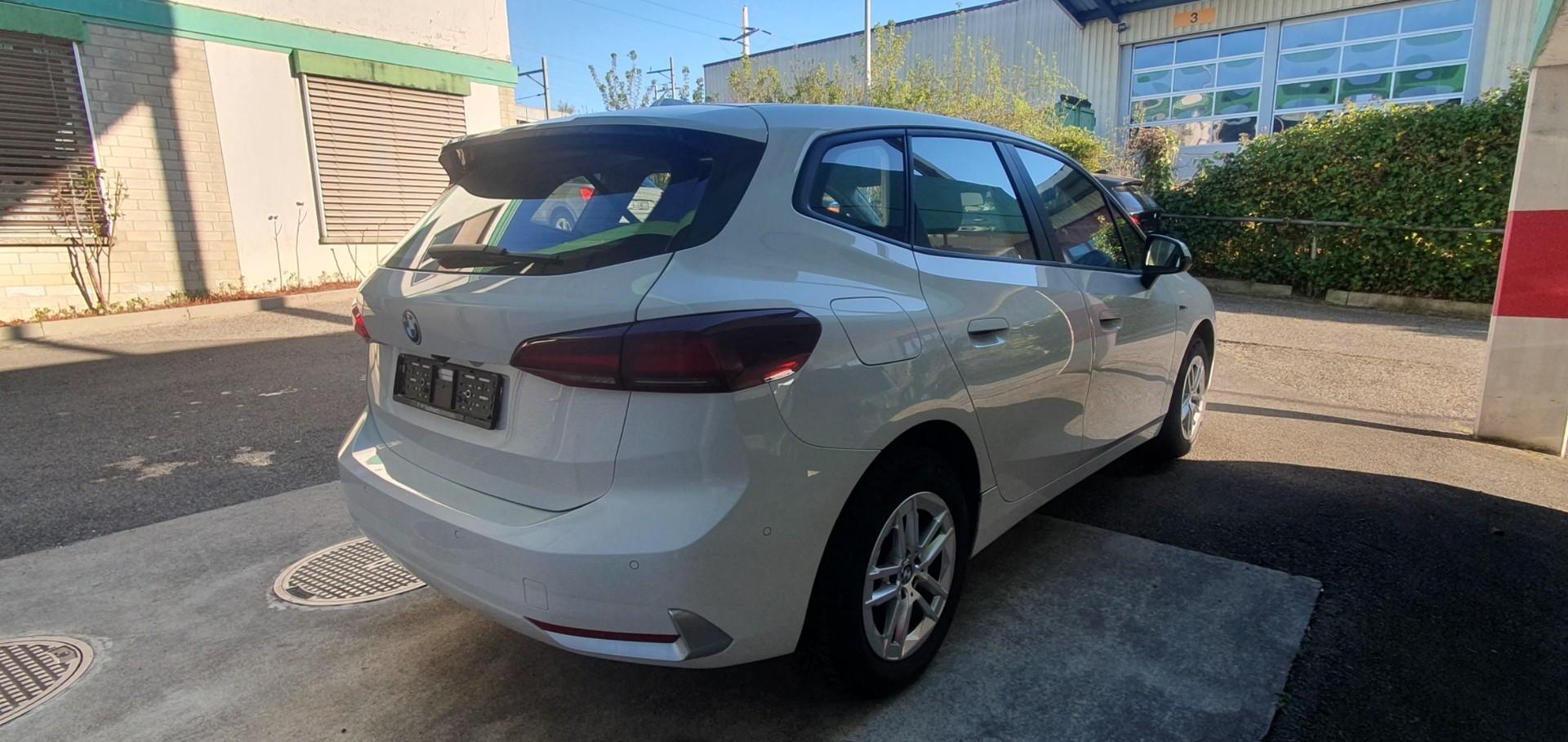 BMW 225e xDrive Active Tourer-image-4