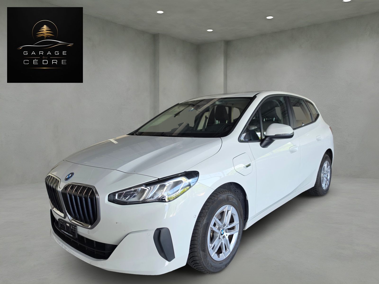 BMW 225e xDrive Active Tourer-image-0