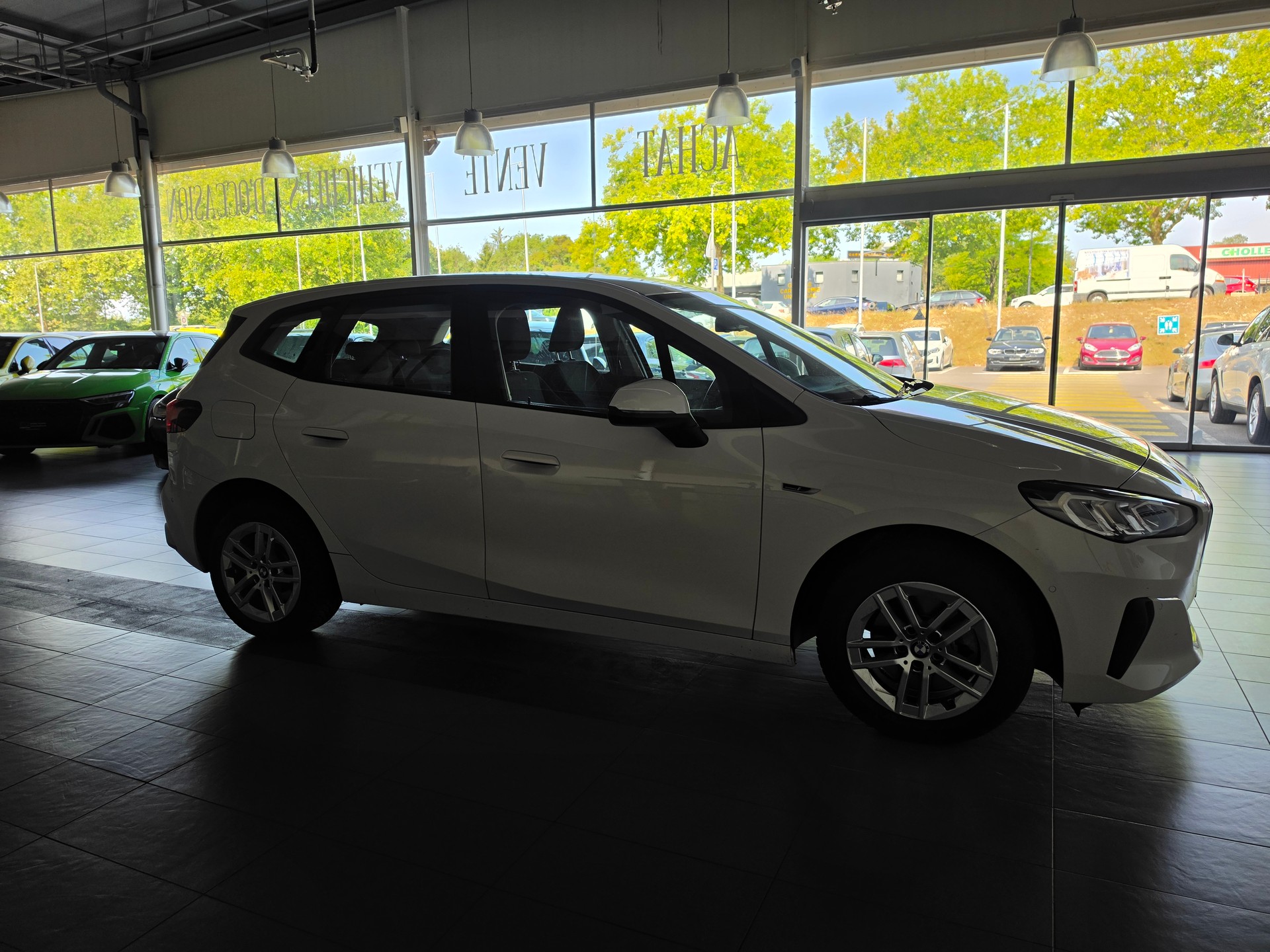 BMW 225e xDrive Active Tourer-image-3
