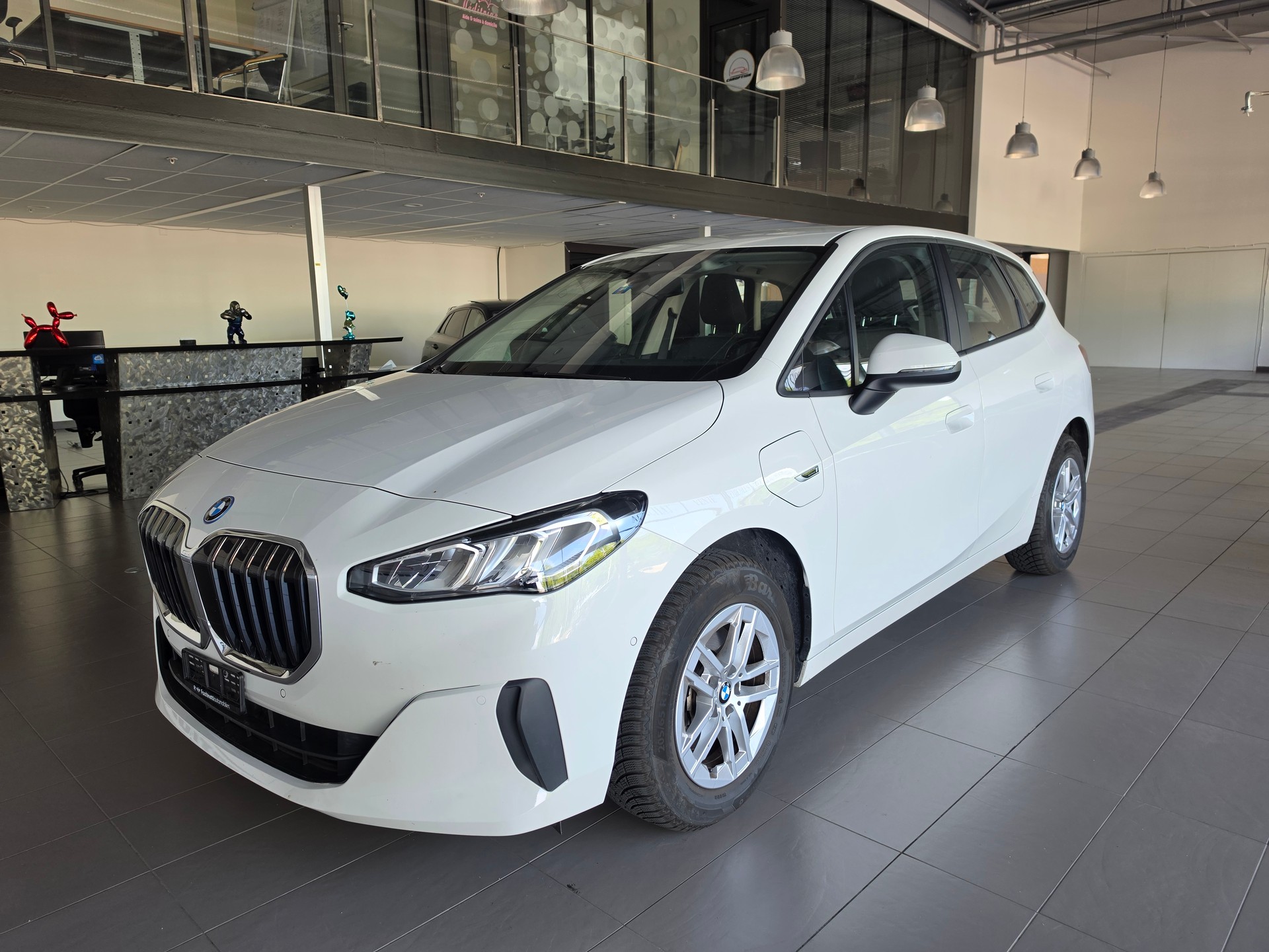 BMW 225e xDrive Active Tourer-image-1