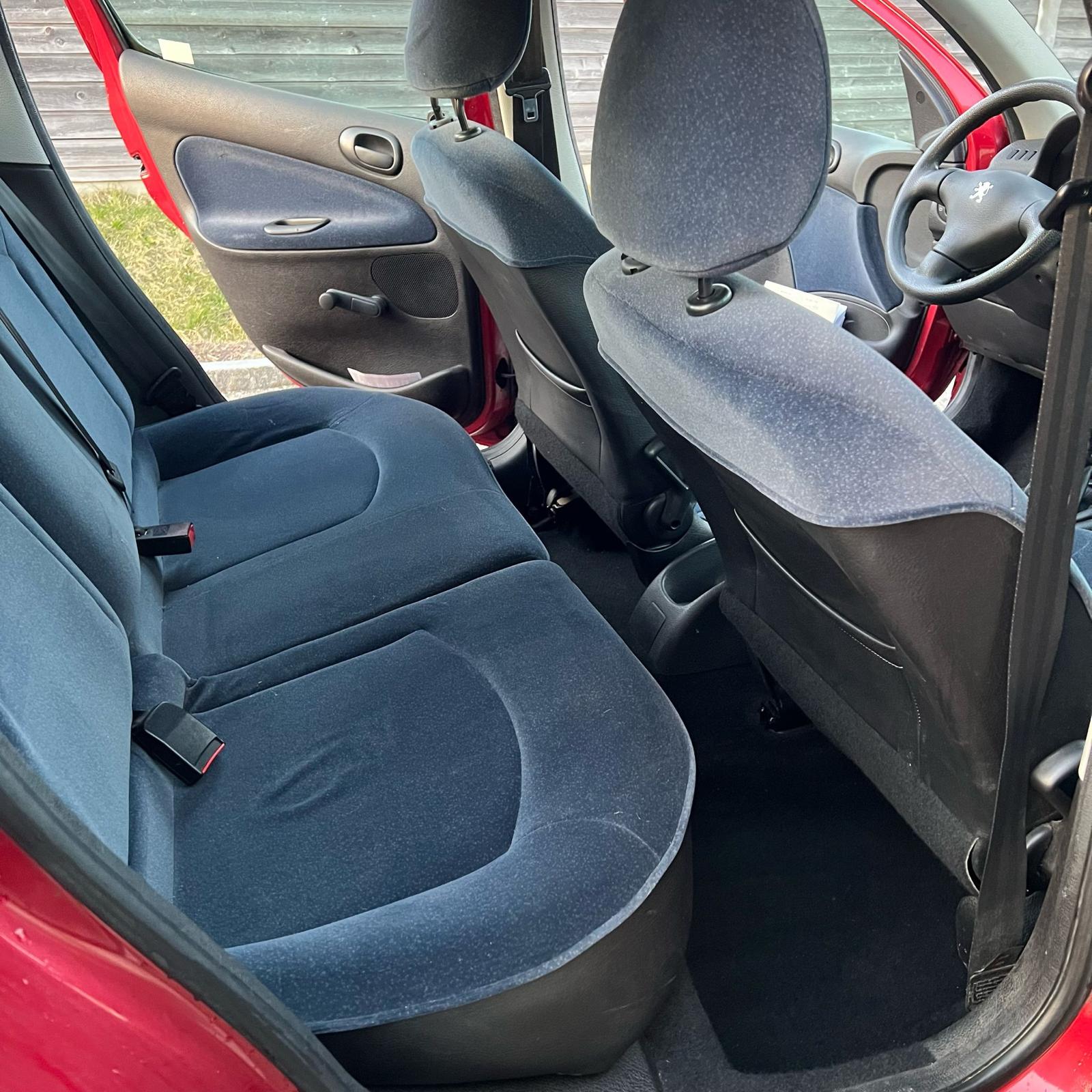 PEUGEOT 206 1.4 XT-image-11