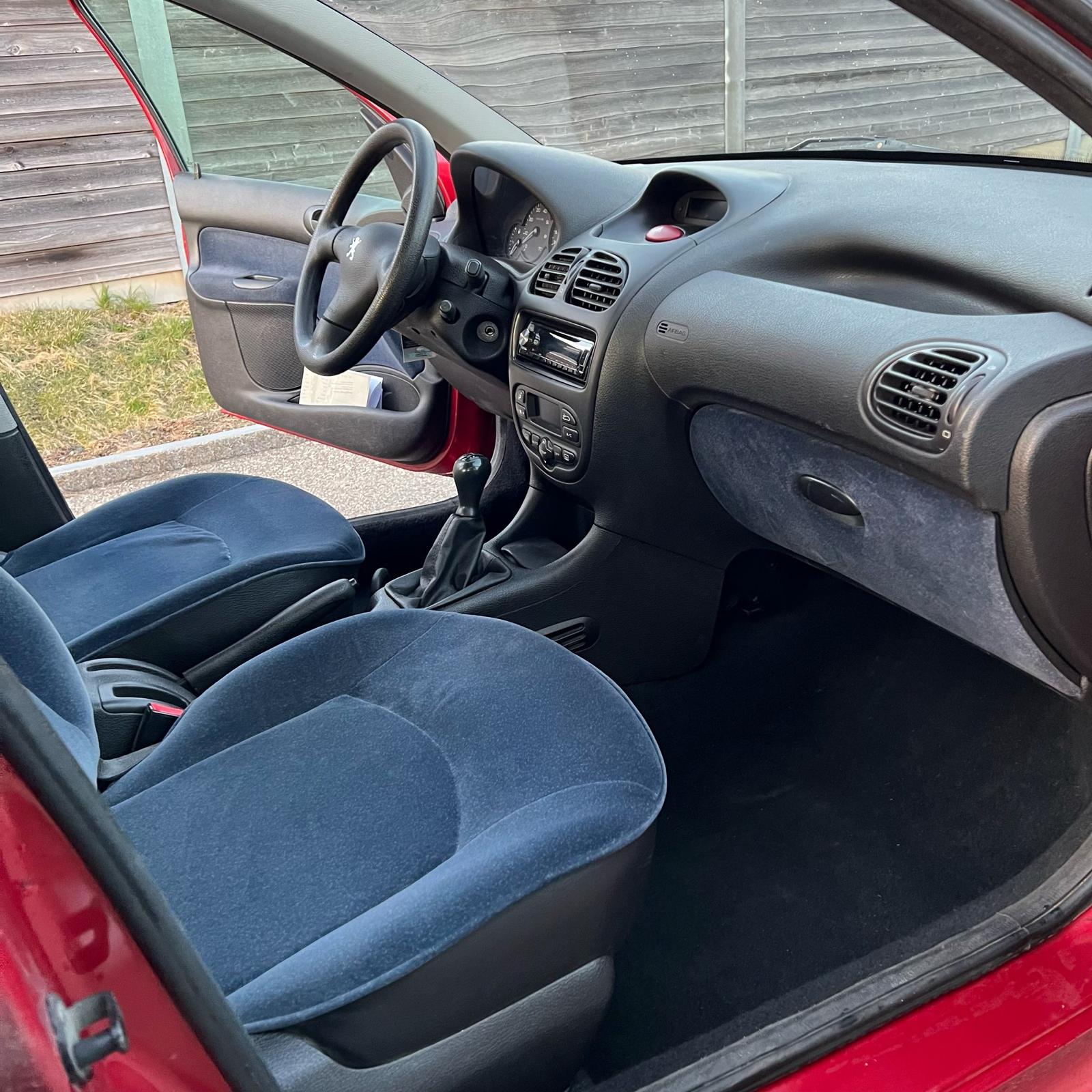 PEUGEOT 206 1.4 XT-image-12