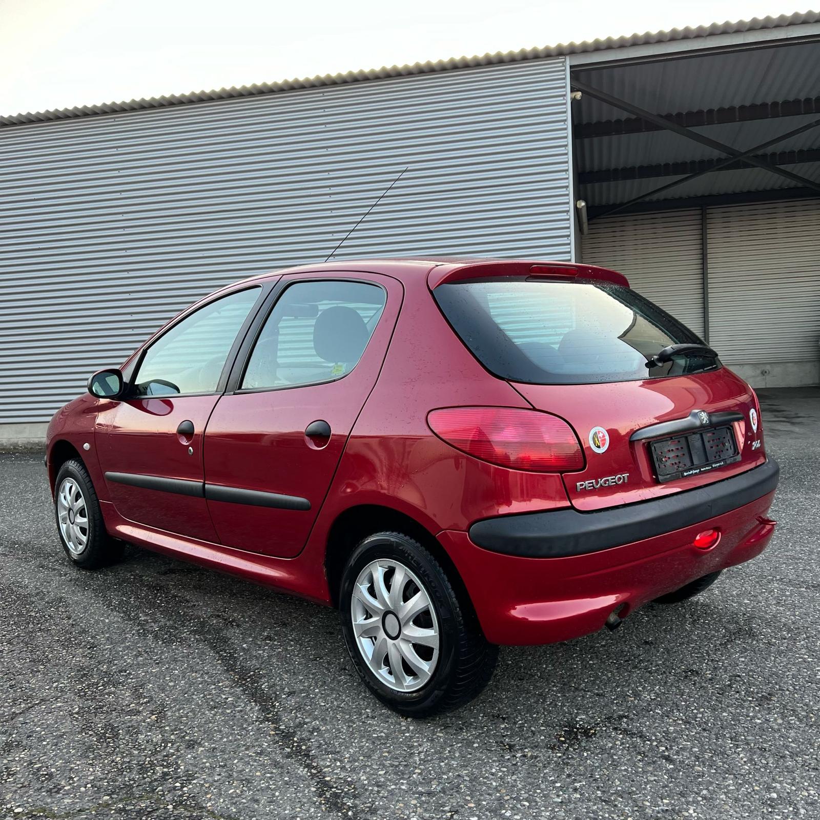 PEUGEOT 206 1.4 XT-image-2