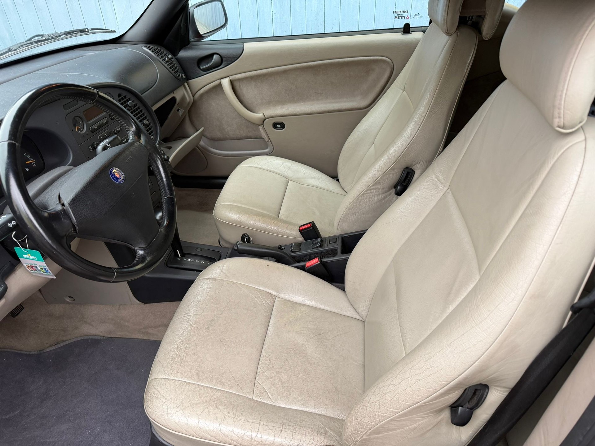 SAAB 900 SE 2.3i-16-image-28