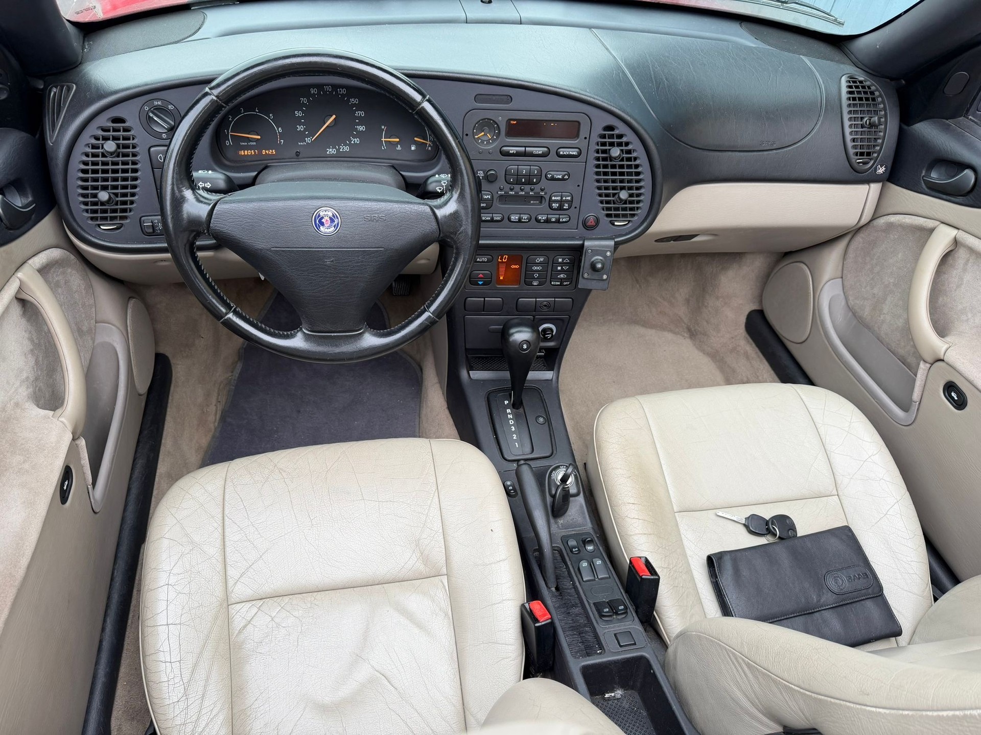 SAAB 900 SE 2.3i-16-image-18